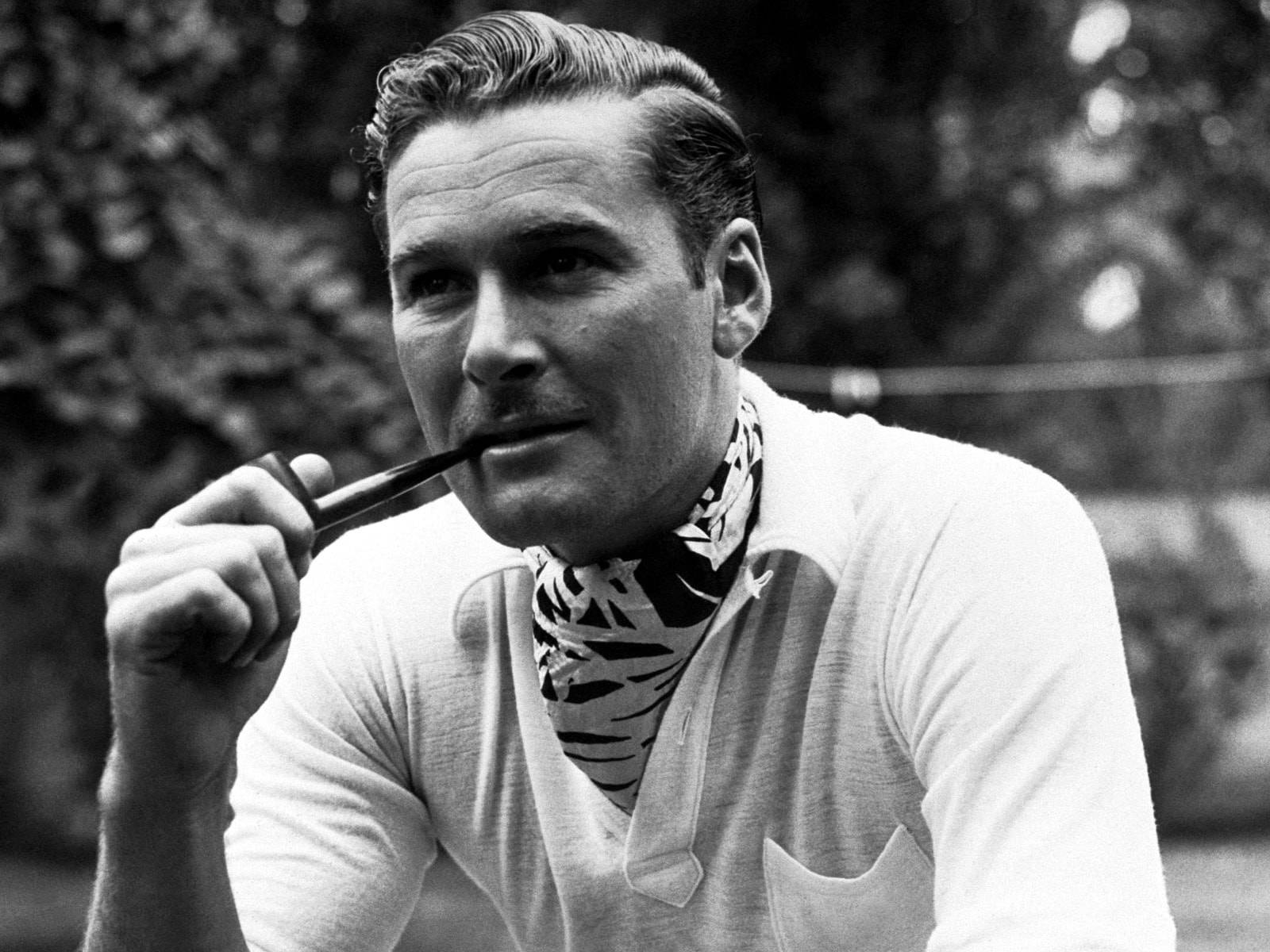 Errol Flynn, black and white, smoking pipe, HD Desktop Wallpaper