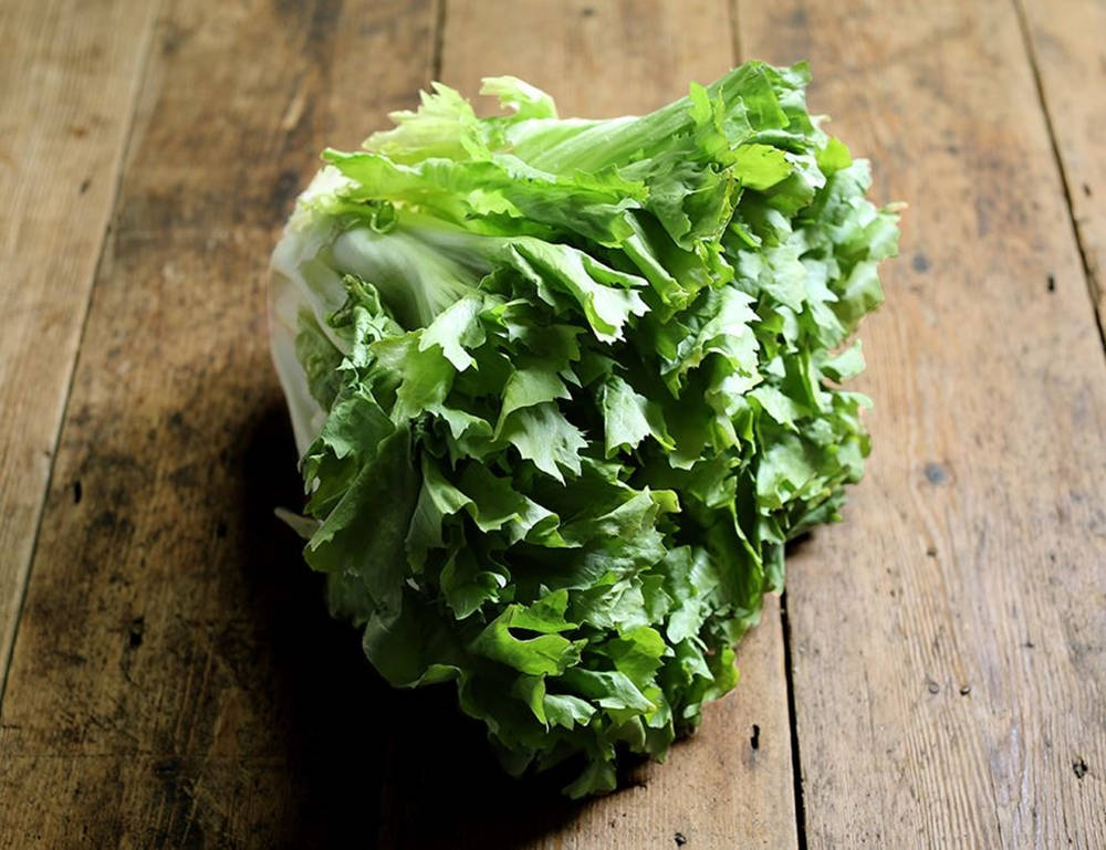 Escarole, green leafy lettuce, weathered wooden table, SD Desktop Wallpaper
