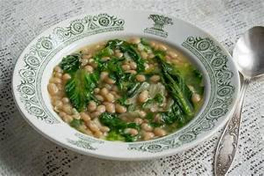 Escarole, navy bean, vegetable soup, SD Desktop Wallpaper
