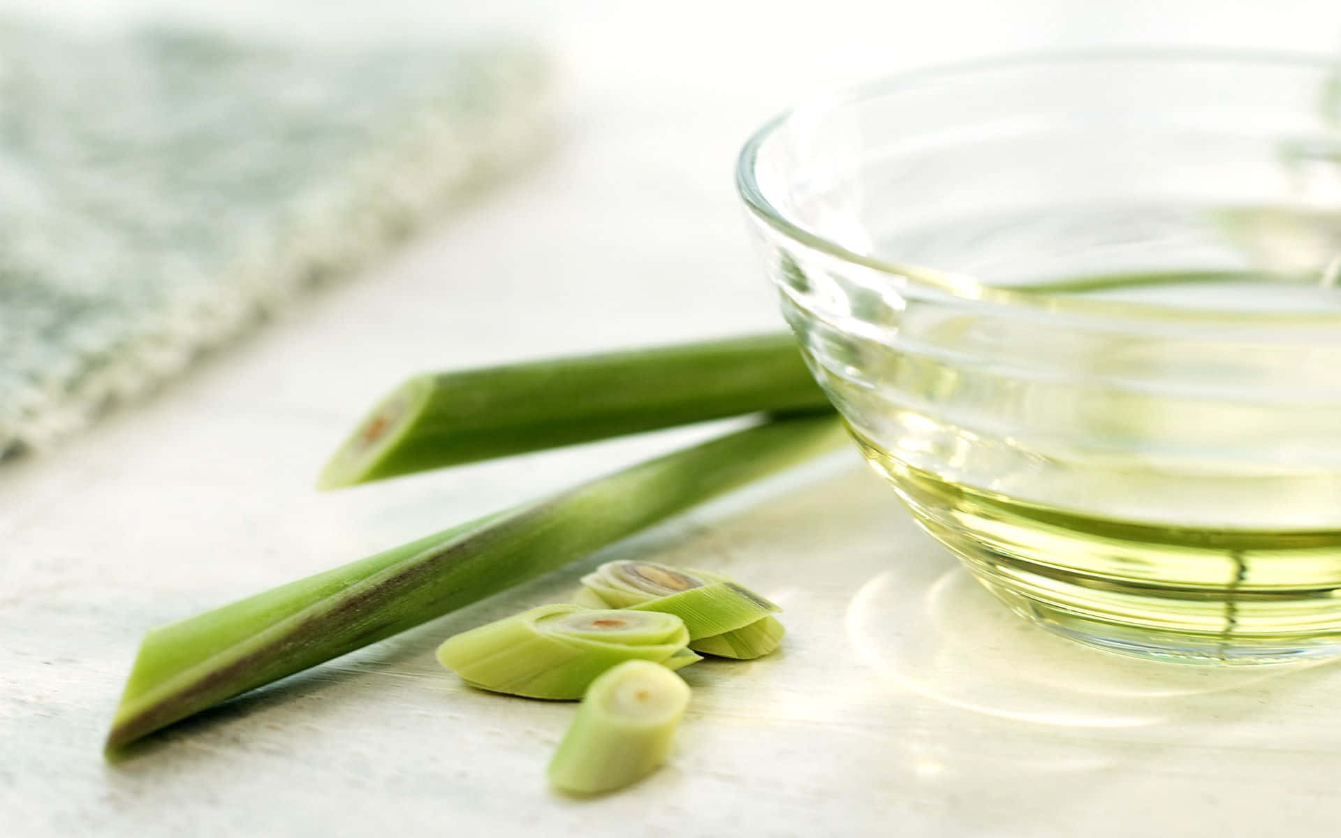 Essential Oil, lemongrass stalks, sliced pieces, Full HD Desktop Wallpaper