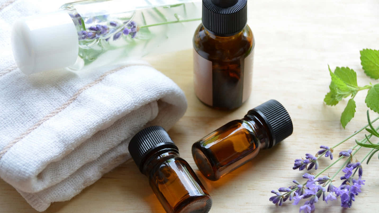 essential oil, amber essential oil bottles, lavender sprigs, HD Desktop Wallpaper