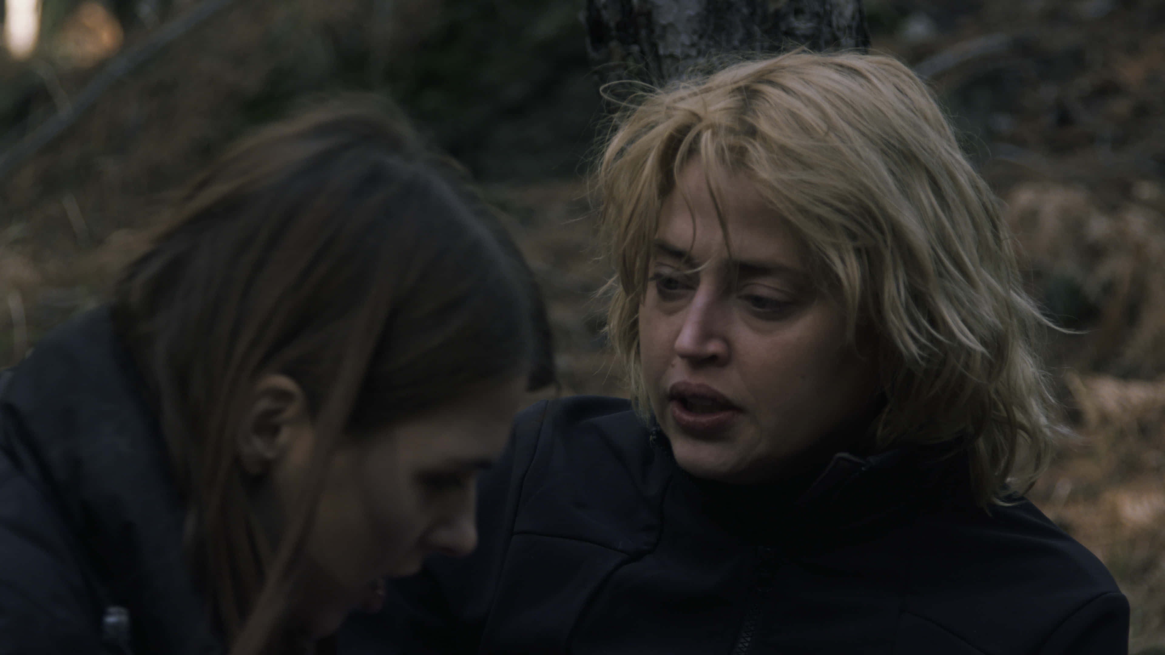 Estella Warren, forest, tense moment, 4K Desktop Wallpaper