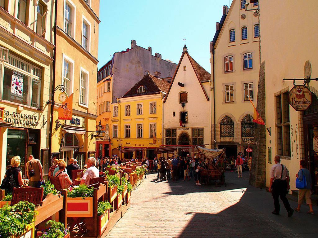 Estonia, cobblestone street, colorful buildings, SD Desktop Wallpaper