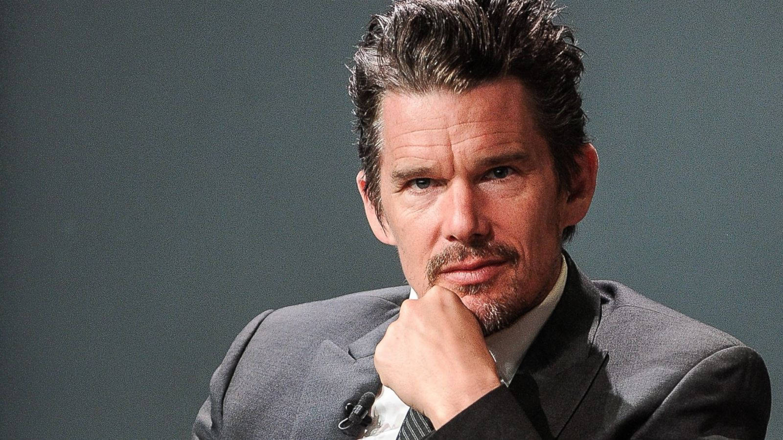 Ethan Hawke, gray suit, plain gray background, HD Desktop Wallpaper