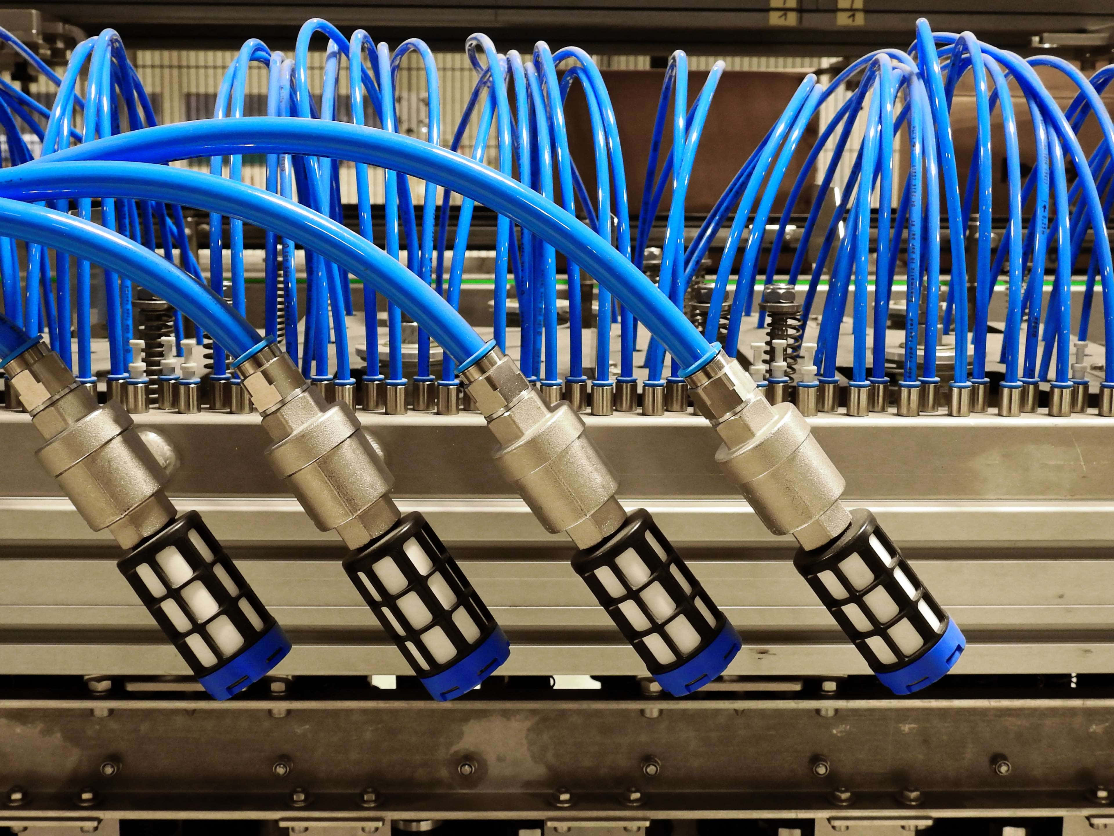 Ethernet, 3840 x 2880, bright blue industrial hoses, 4K Desktop Wallpaper