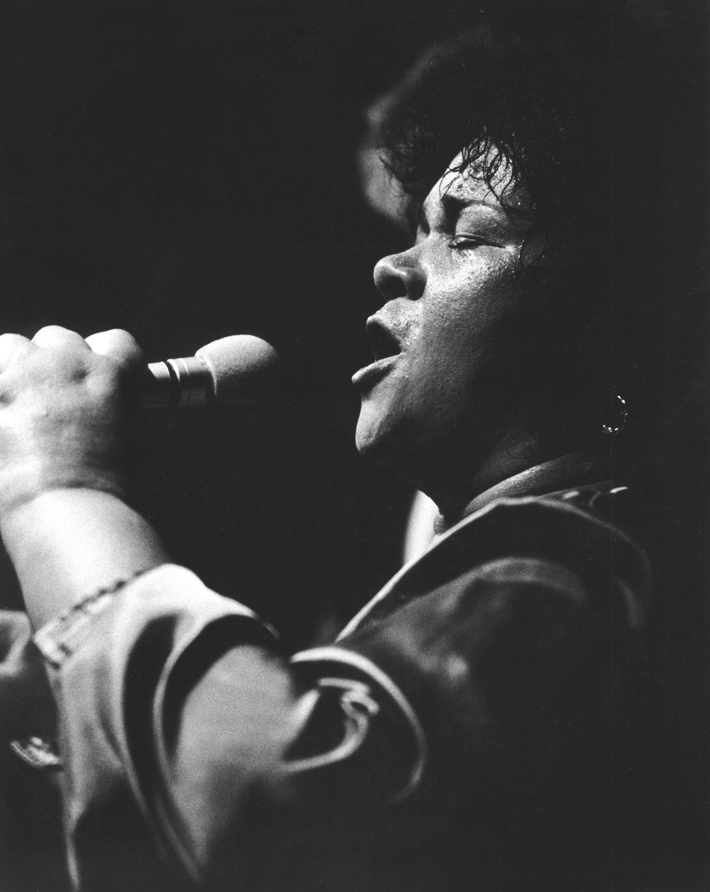Etta James, black and white, close-up, 2K Phone Wallpaper