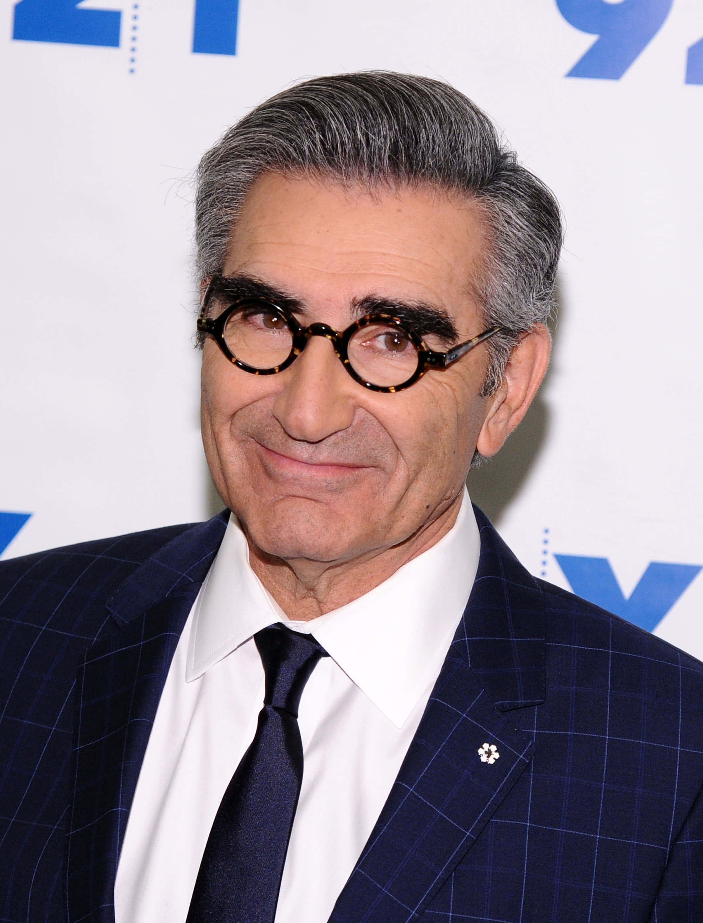 Eugene Levy, red carpet event, navy plaid suit, 2K Phone Wallpaper