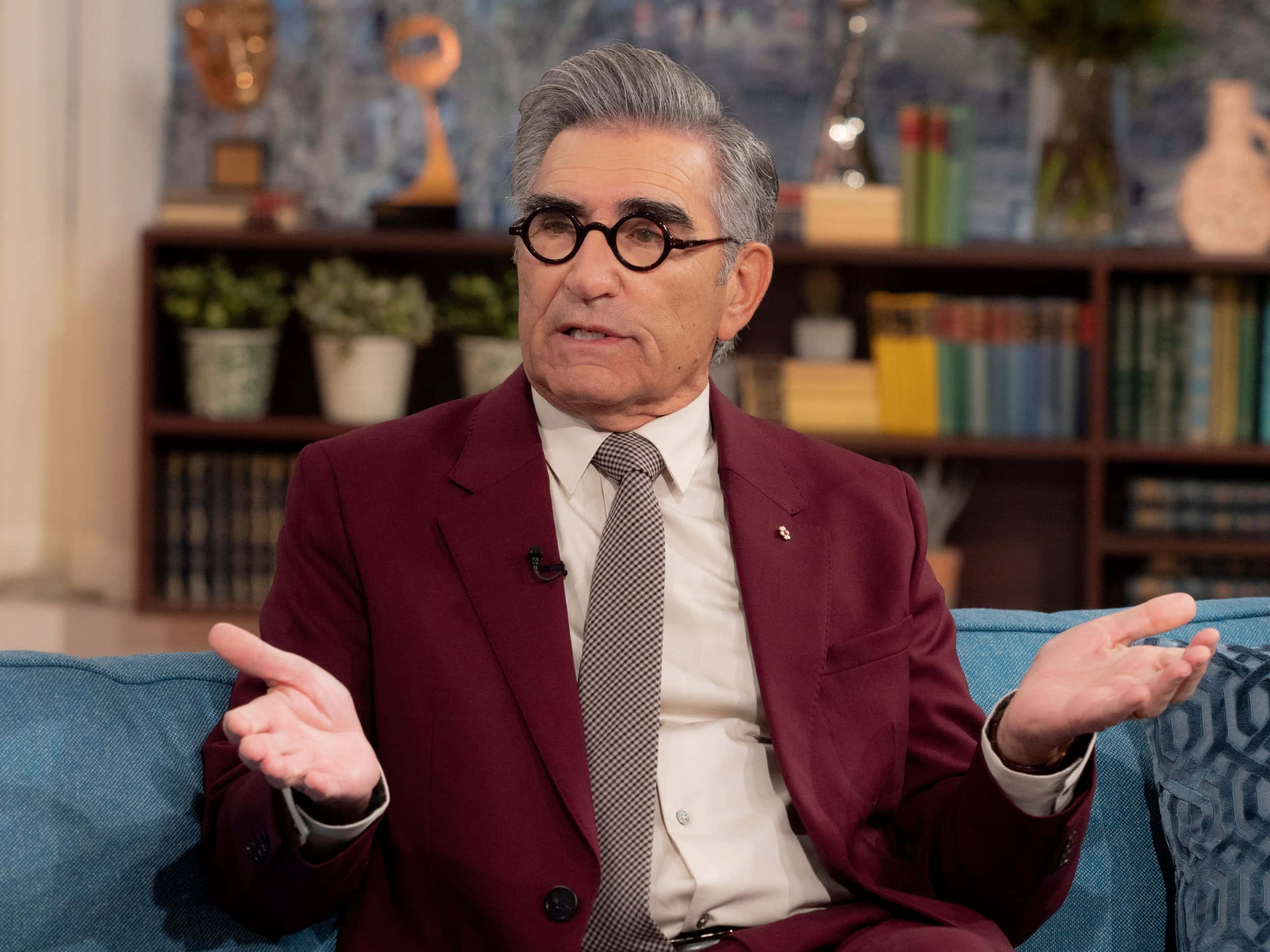 Eugene Levy, maroon suit, round glasses, Full HD Desktop Wallpaper