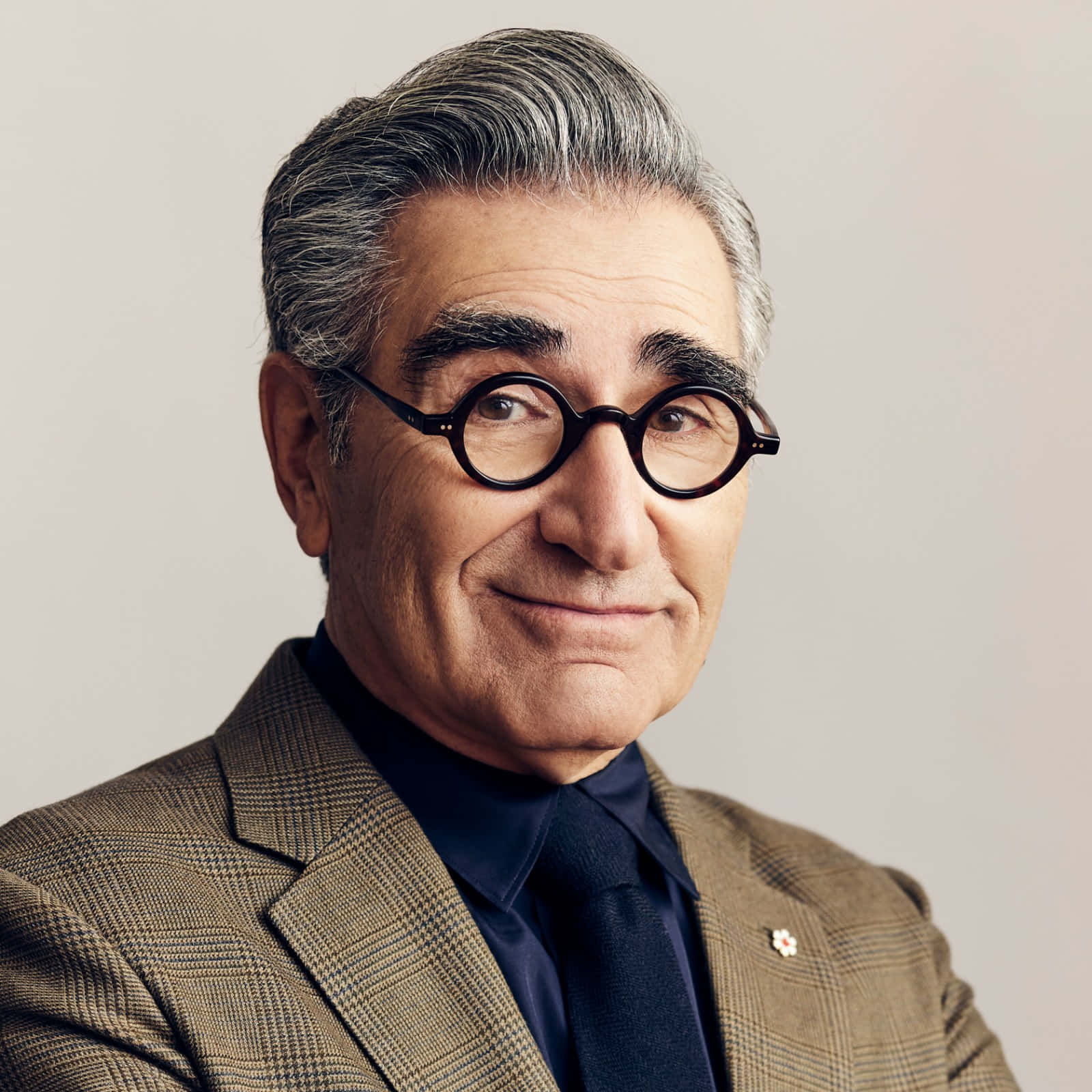 Eugene Levy, gray hair, round black glasses, HD Desktop Wallpaper