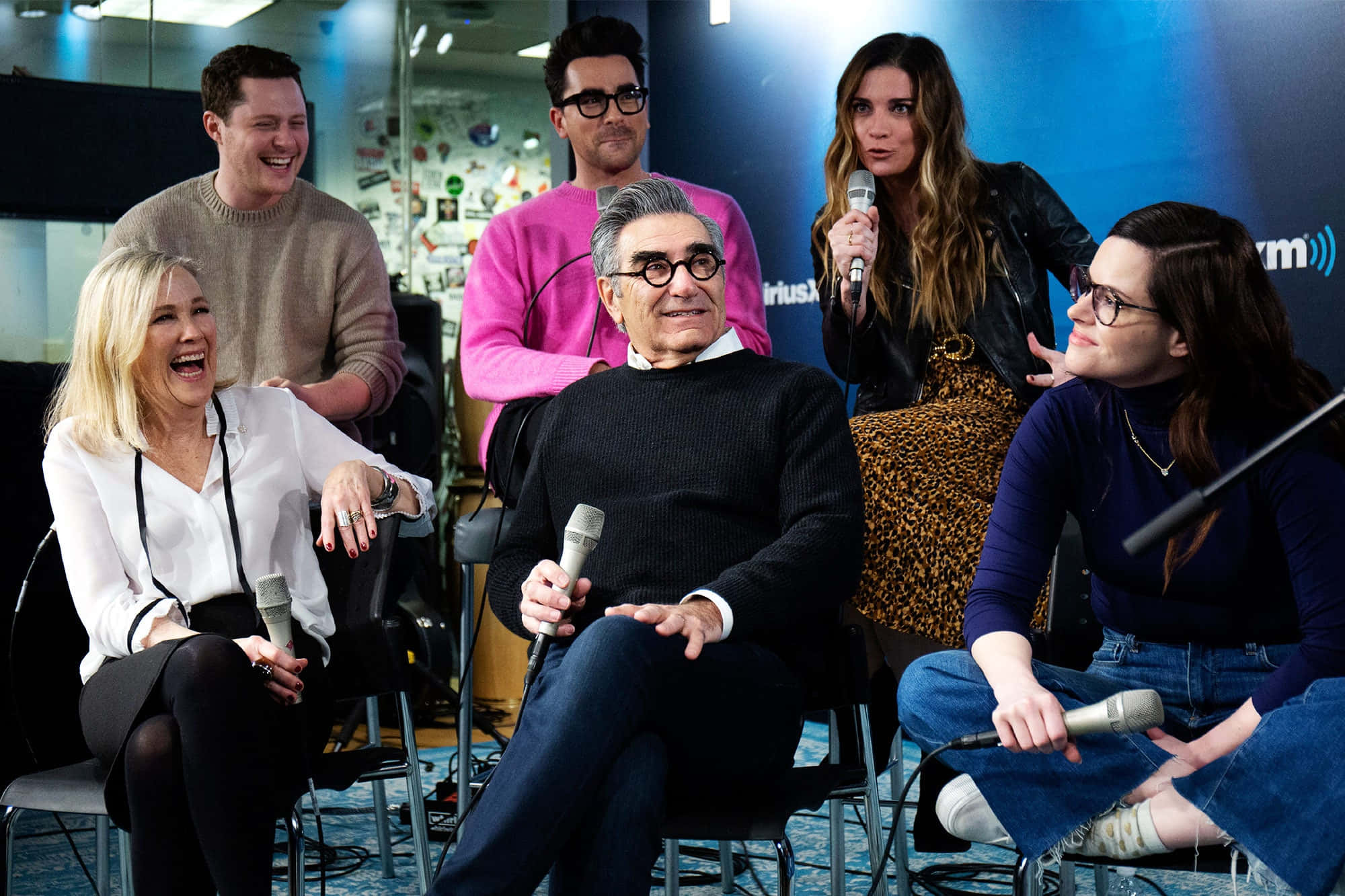 Eugene Levy, podcast recording, modern studio, Full HD Desktop Wallpaper