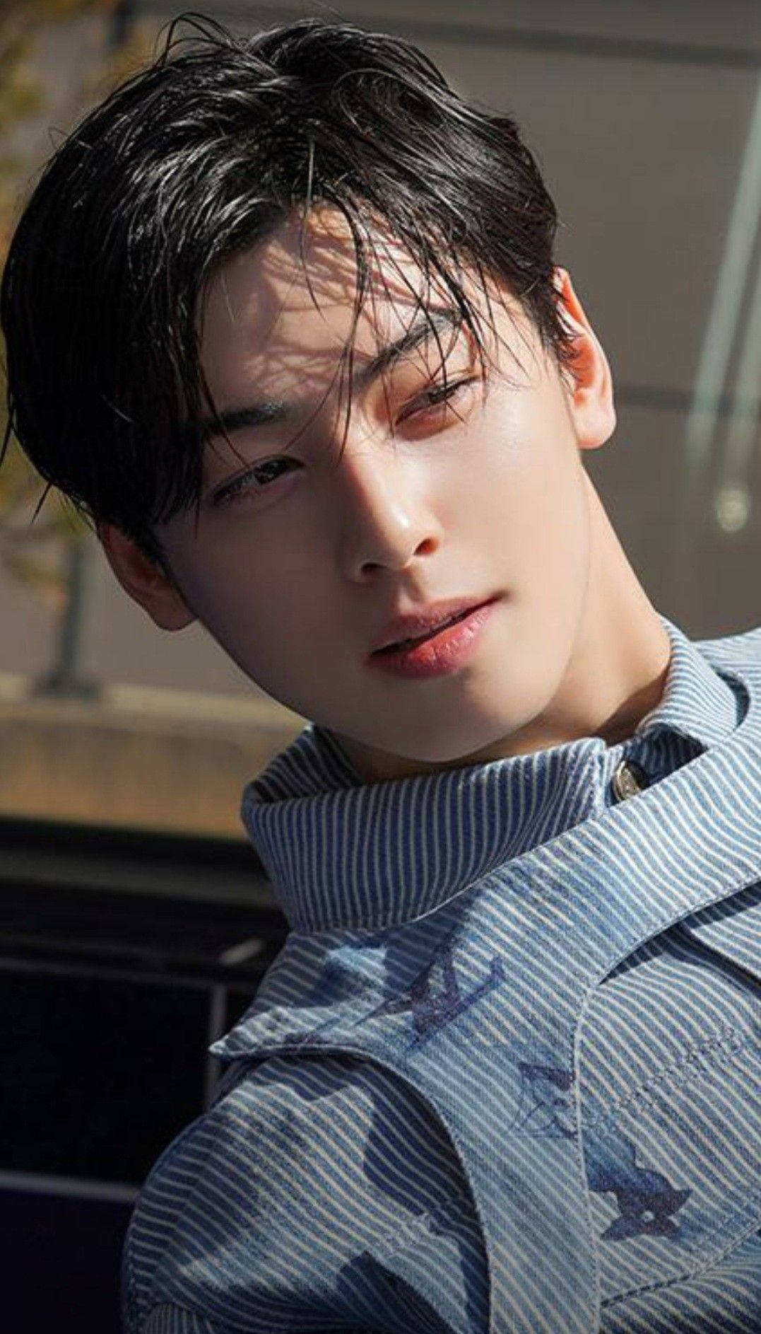 Eunwoo, sunlight, dark tousled hair, HD Phone Wallpaper