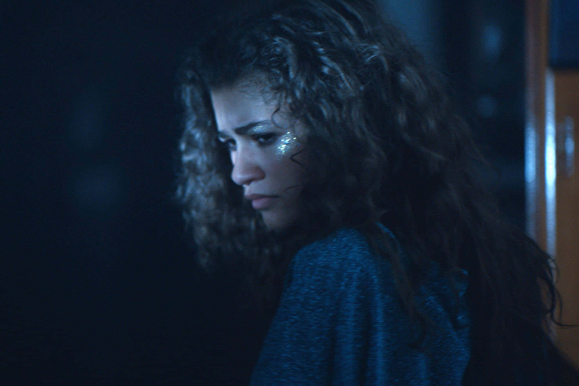Euphoria Hbo iPhone, curly hair, glitter on her cheek, Full HD Desktop Wallpaper