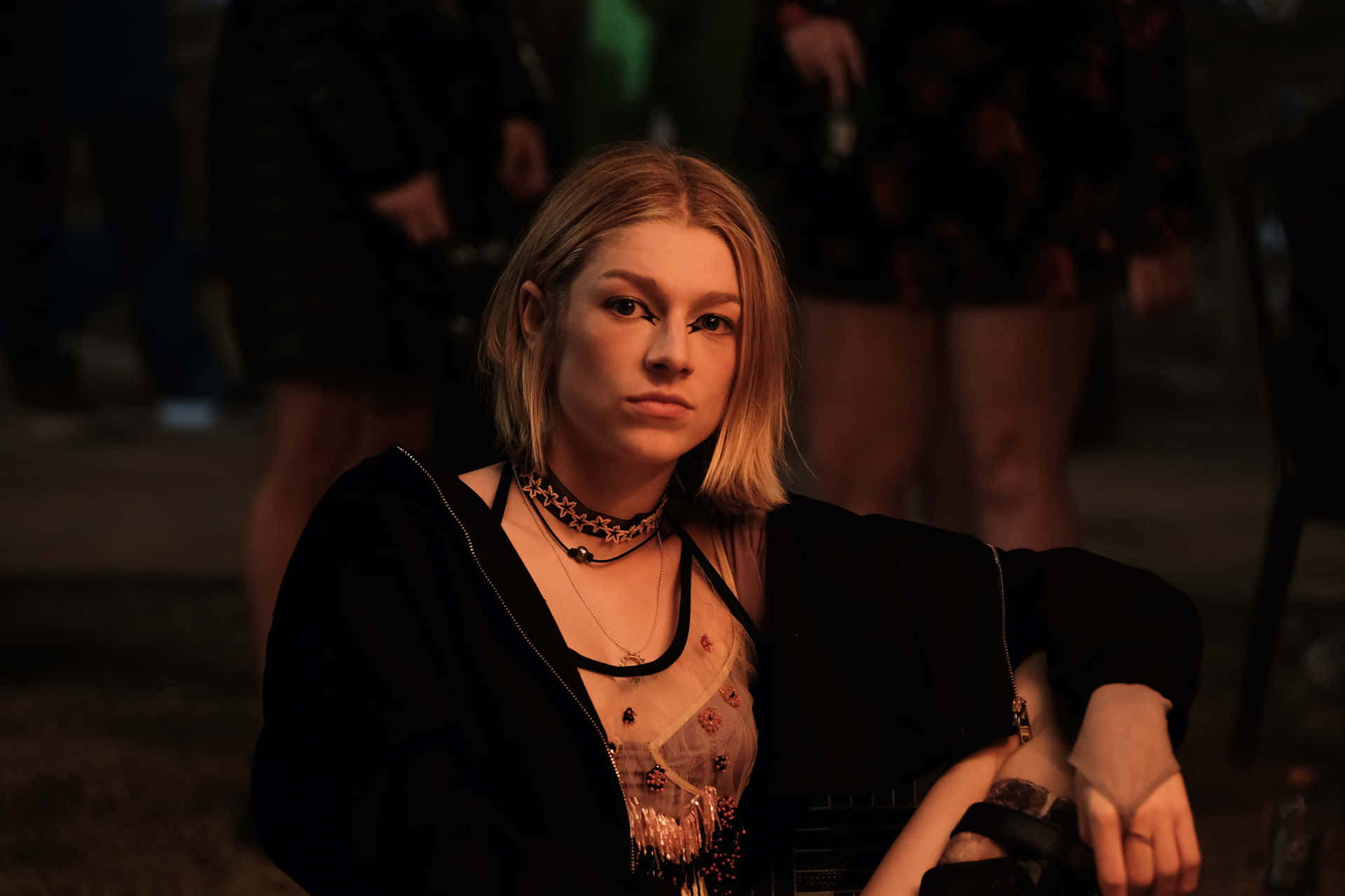 Euphoria Season 2, short blonde hair, warm dim lighting, Full HD Desktop Wallpaper