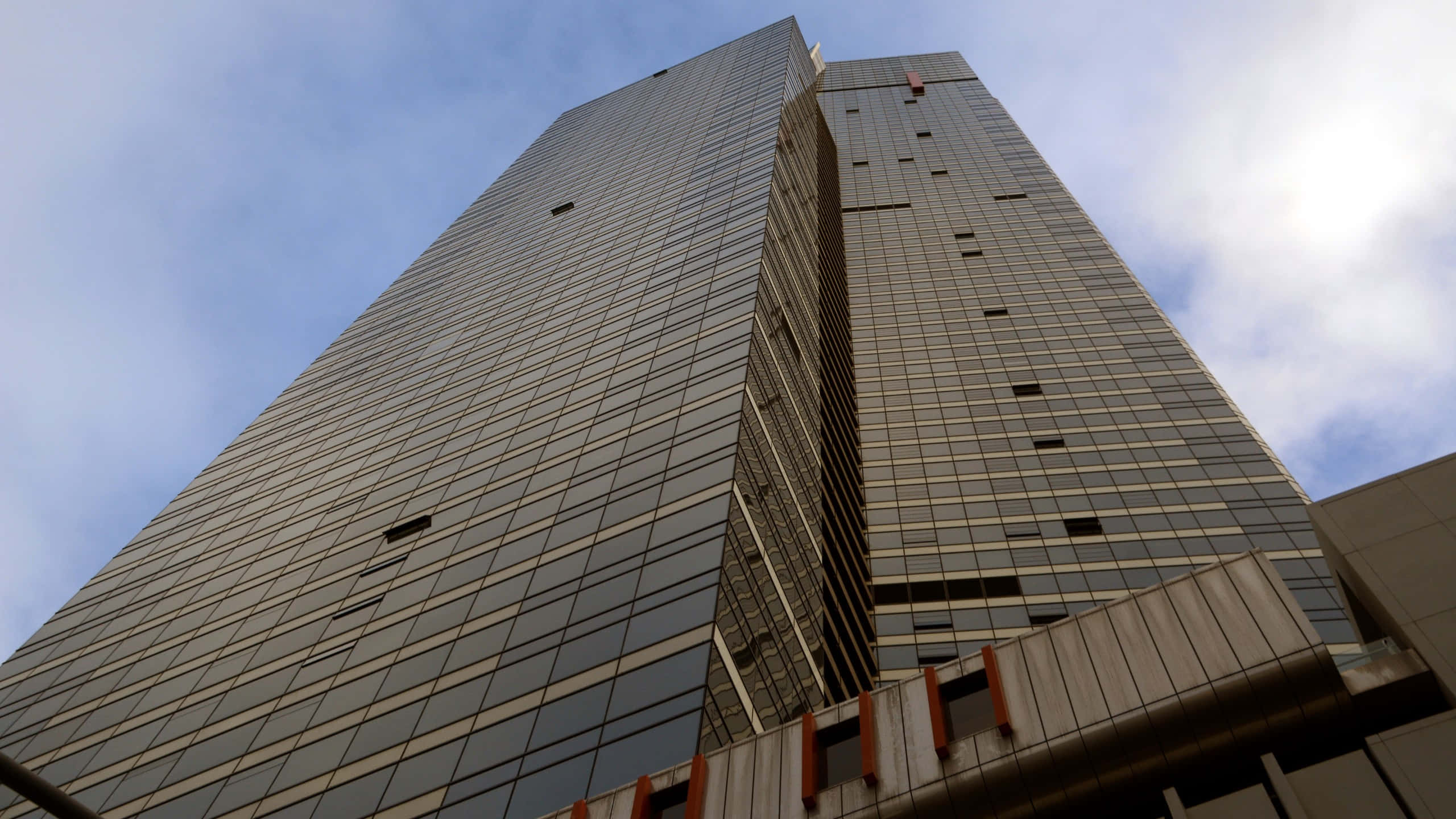 Eureka Tower, glass skyscraper, sleek modern facade, 2K Desktop Wallpaper