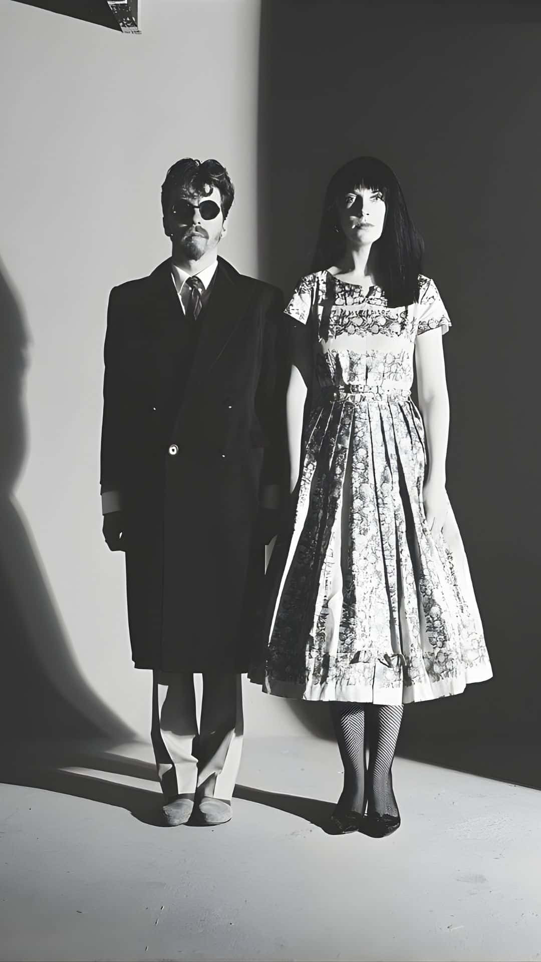 Eurythmics, black and white photo, stark studio lighting, Full HD Phone Wallpaper
