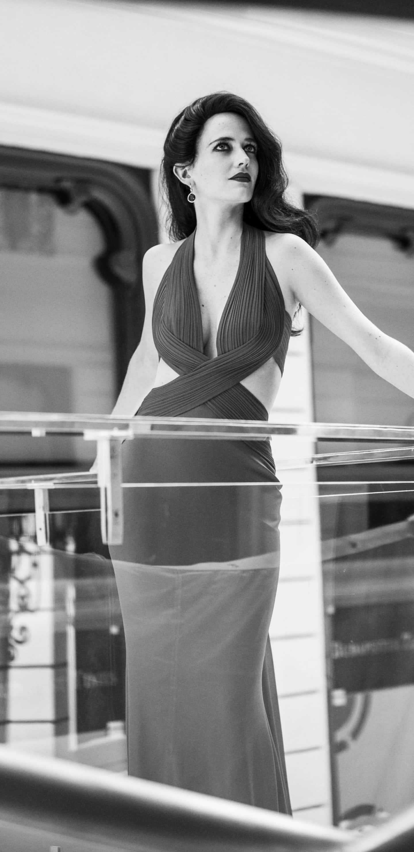 Eva Green, monochrome portrait, draped gown, 2K Phone Wallpaper
