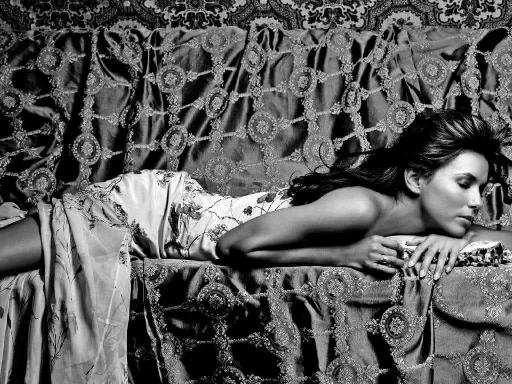 Eva Longoria, monochrome portrait, ornate patterned couch, SD Desktop Wallpaper