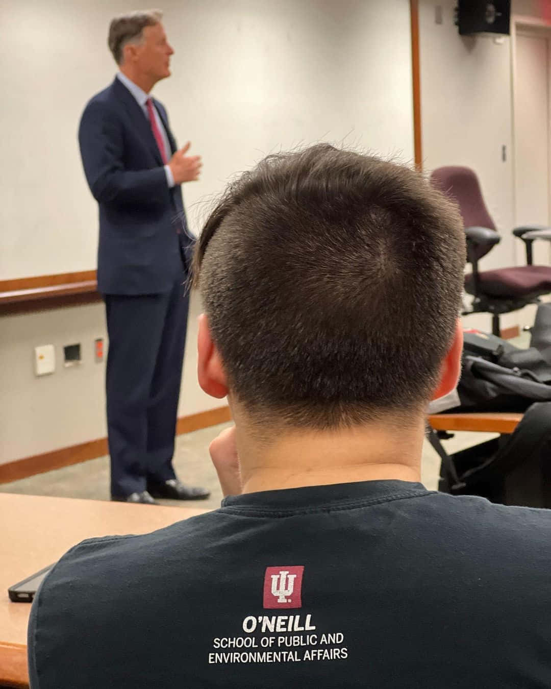 Evan Bayh, classroom, suit, HD Phone Wallpaper
