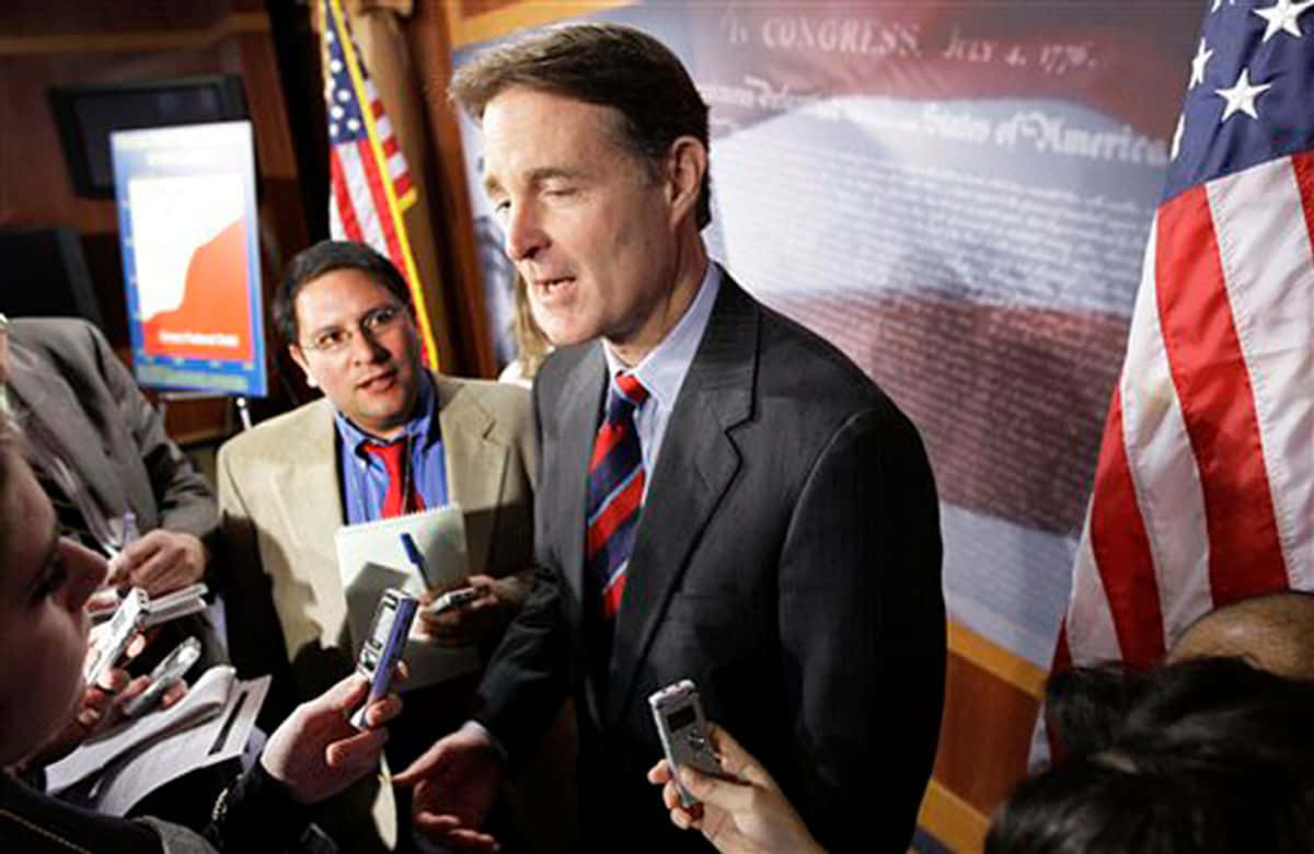 Evan Bayh, suit, American flags, SD Desktop Wallpaper