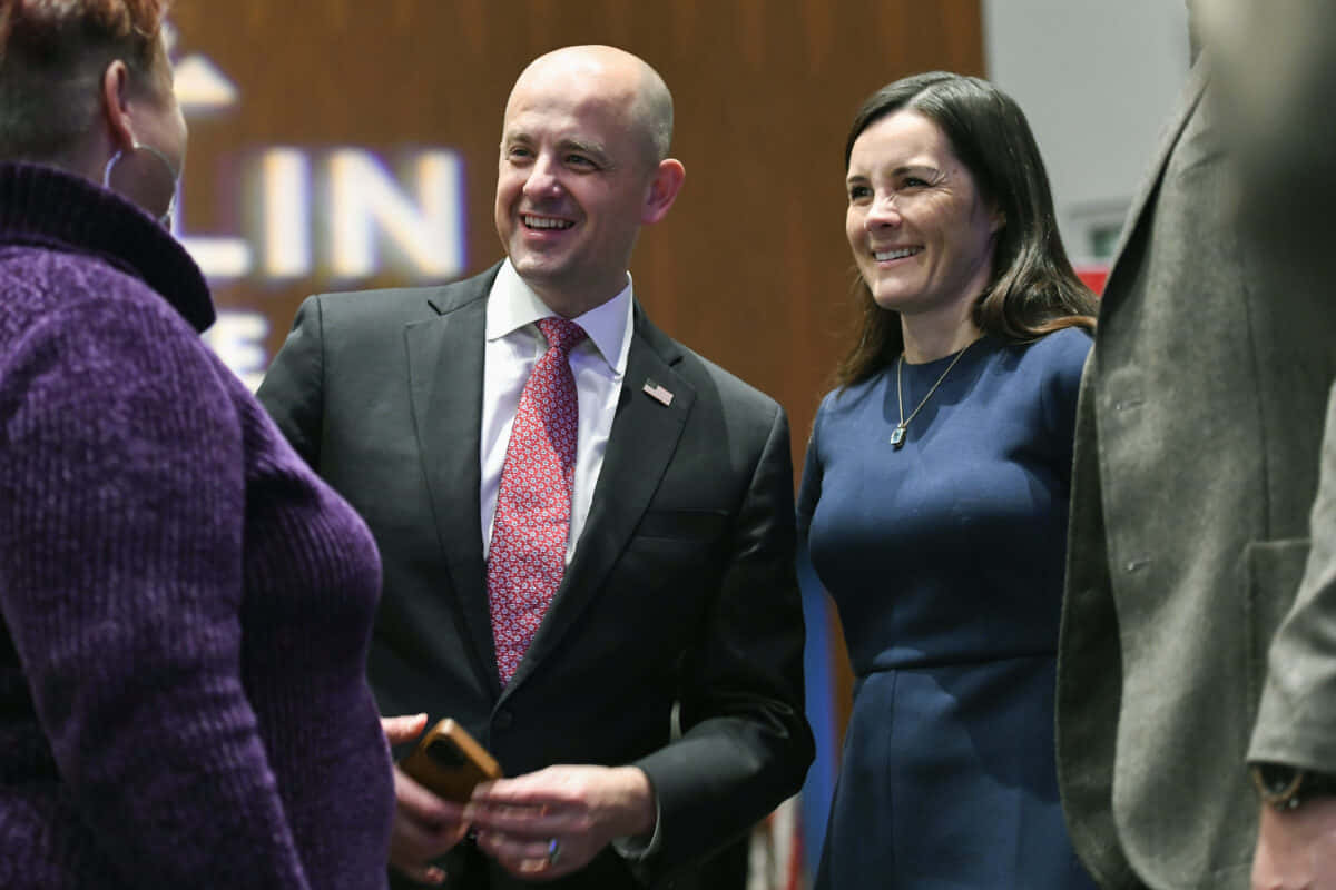 Evan Mcmullin, campaign event, suit, SD Desktop Wallpaper
