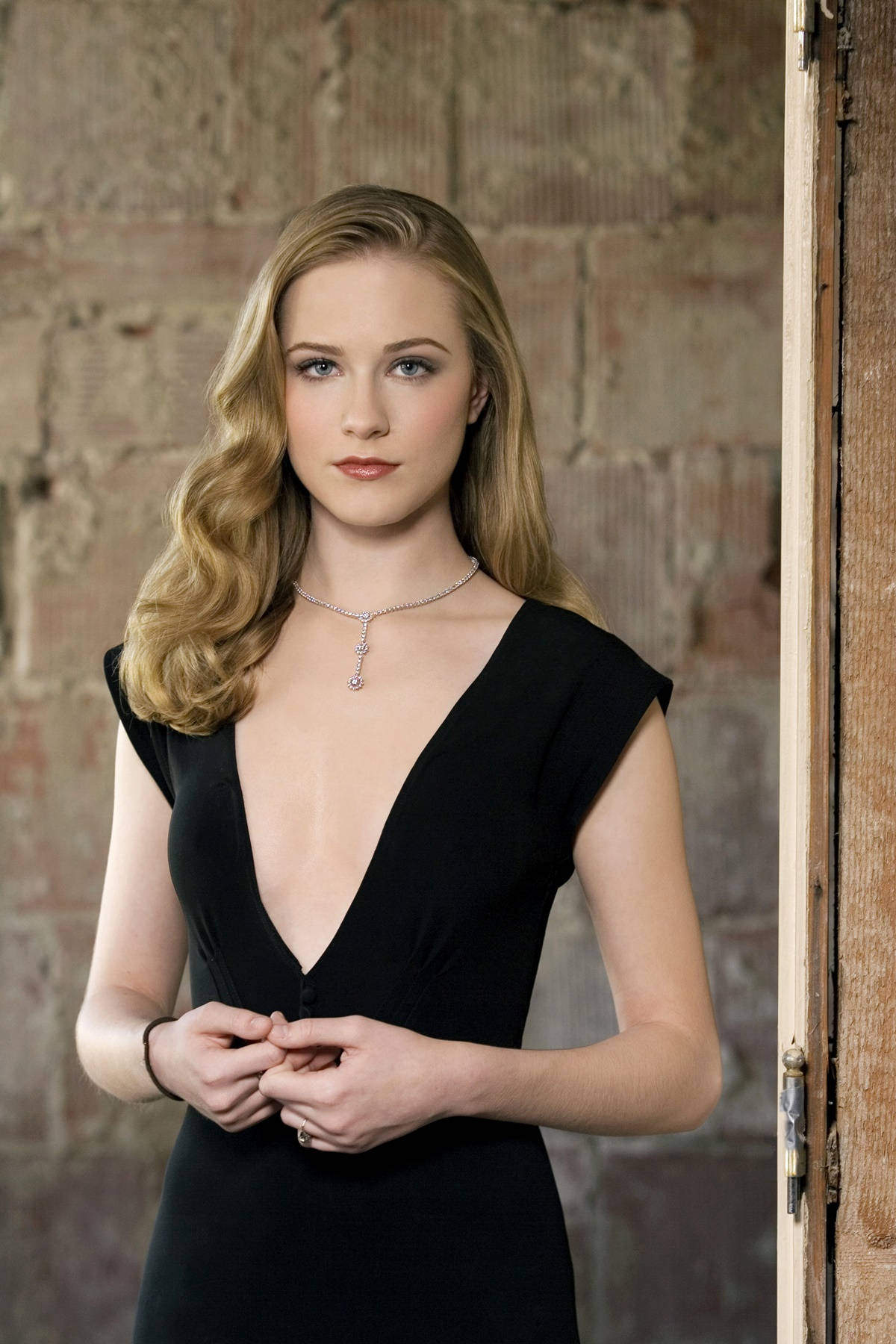 Evan Rachel Wood, black dress, diamond necklace, HD Phone Wallpaper