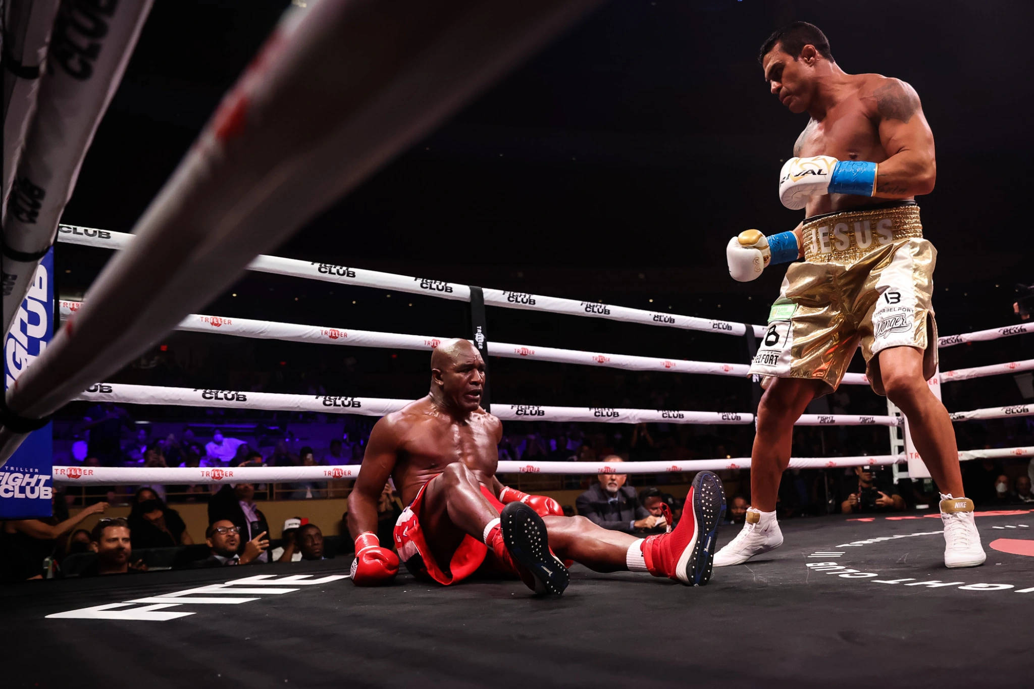 Evander Holyfield, gold shorts, dimly lit ring, Full HD Desktop Wallpaper