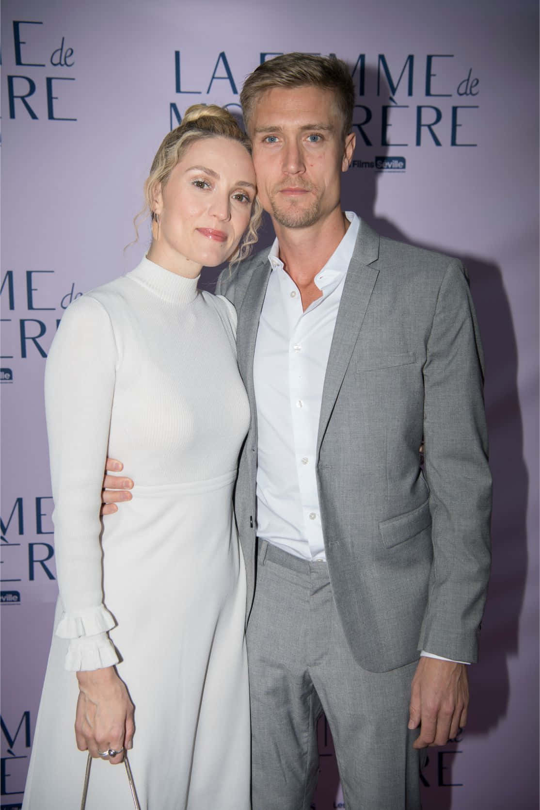 Evelyne Brochu, film event, purple backdrop, HD Phone Wallpaper