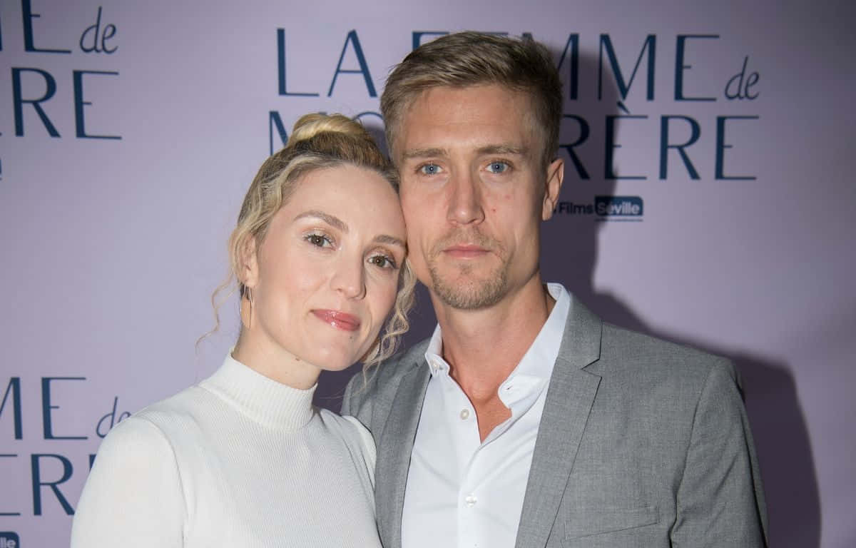 Evelyne Brochu, film event, purple backdrop, SD Desktop Wallpaper