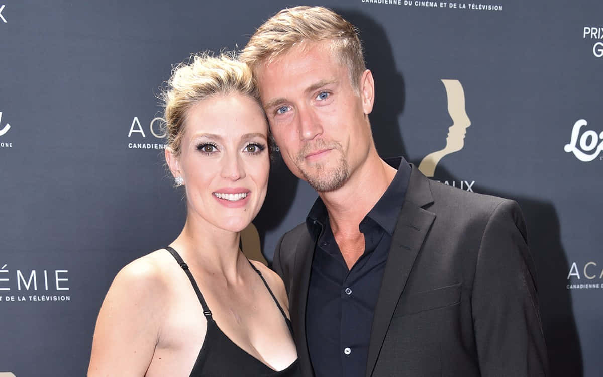 Evelyne Brochu, blonde woman, man with blond hair, SD Desktop Wallpaper