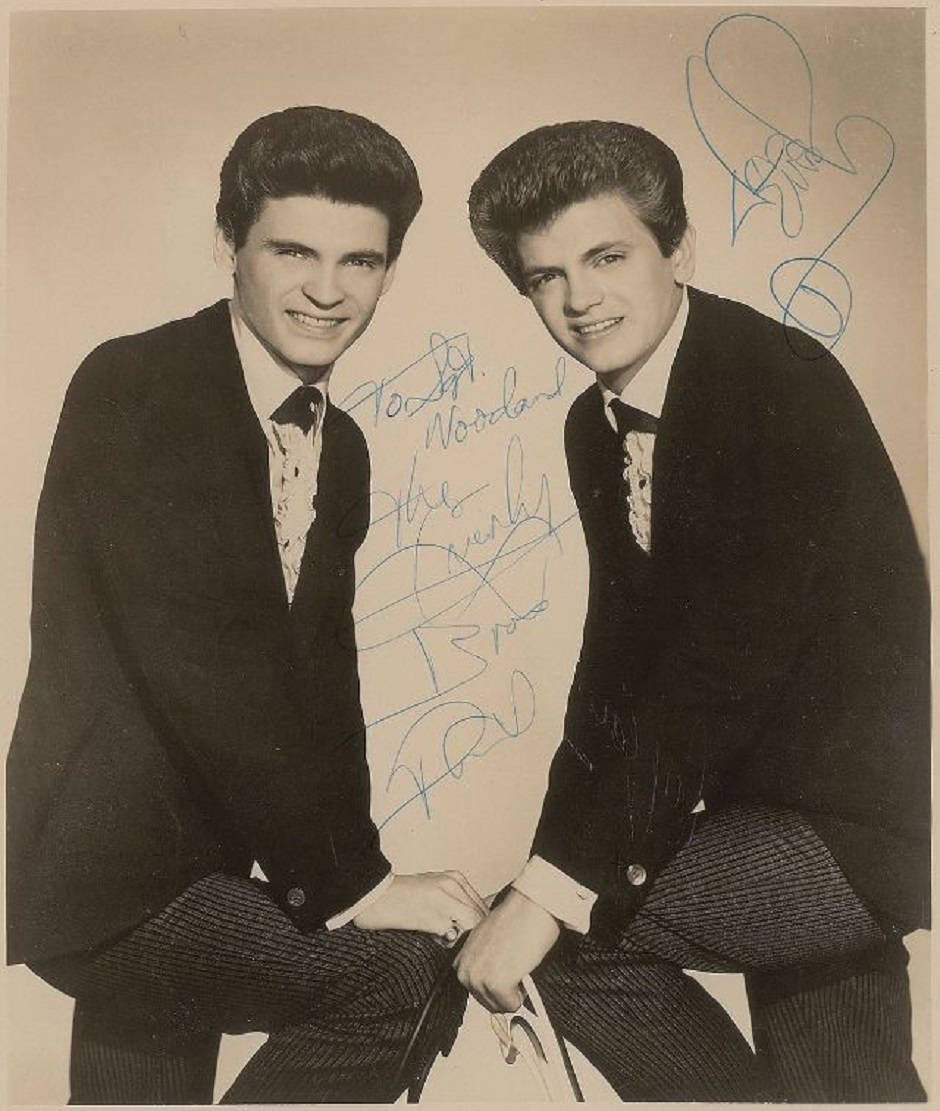 Everly Brothers, 1965, signed promotional portrait, SD Phone Wallpaper