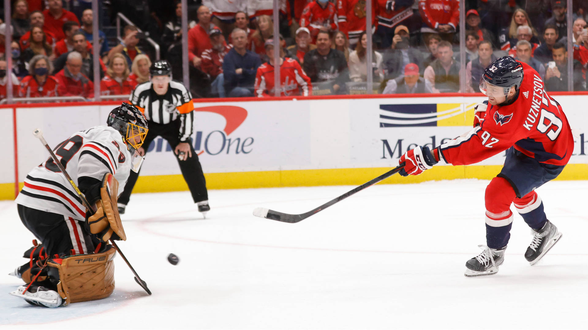 Evgeny Kuznetsov, red jersey, shot on goal, Full HD Desktop Wallpaper