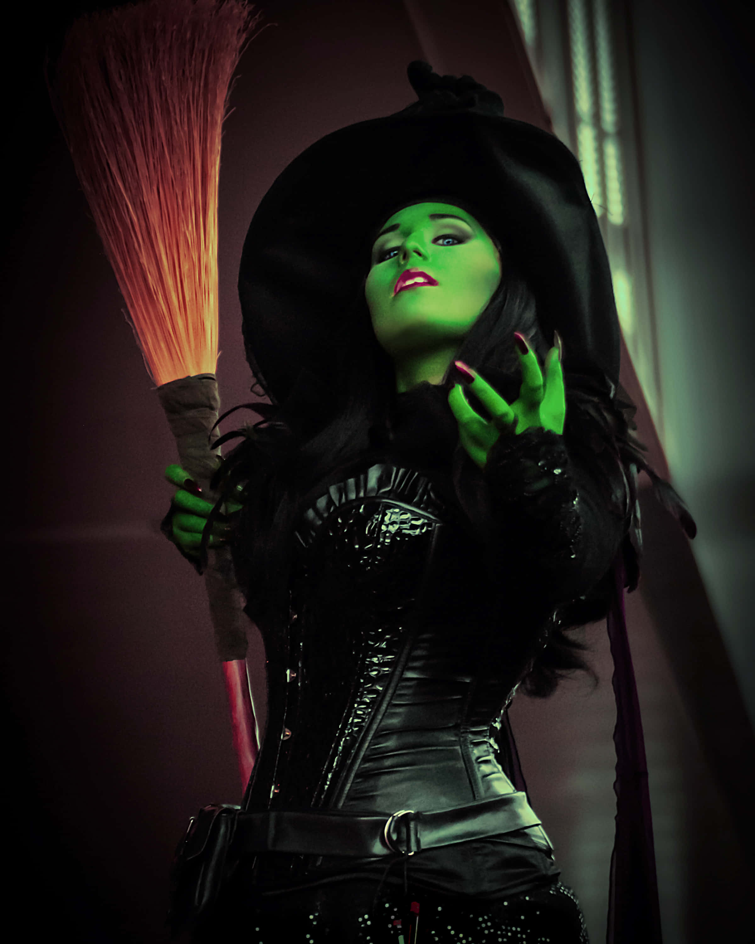 Evil Witch, green-skinned witch, black hat, 2K Phone Wallpaper