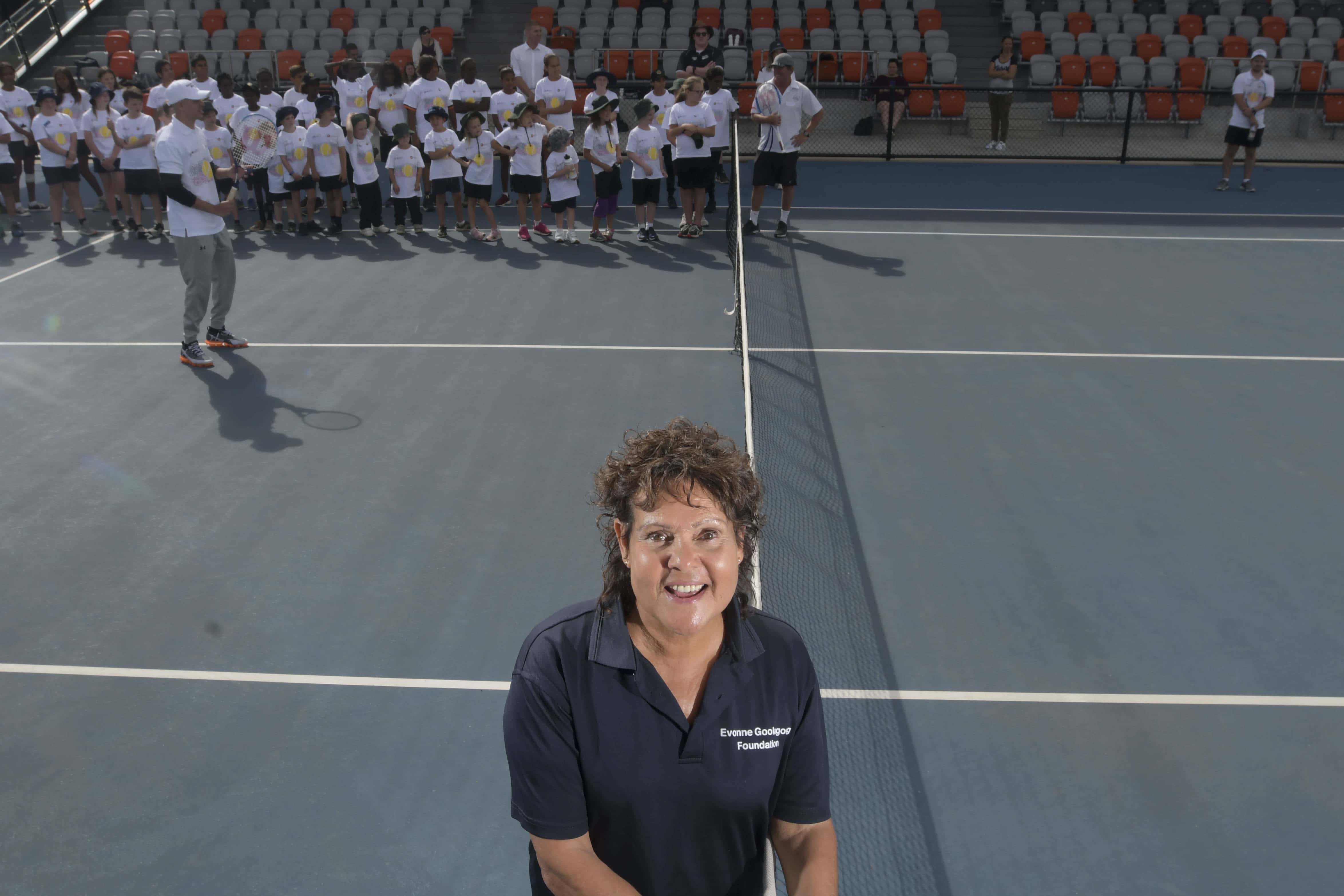 Evonne Goolagong Cawley, navy polo shirt, blue tennis court, 4K Desktop Wallpaper