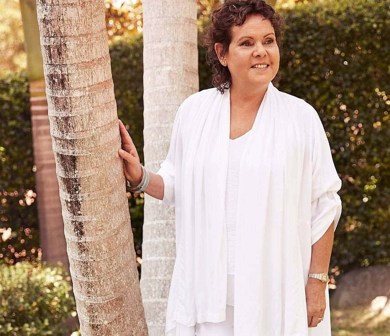 Evonne Goolagong Cawley, palm tree, sunlit garden, SD Desktop Wallpaper