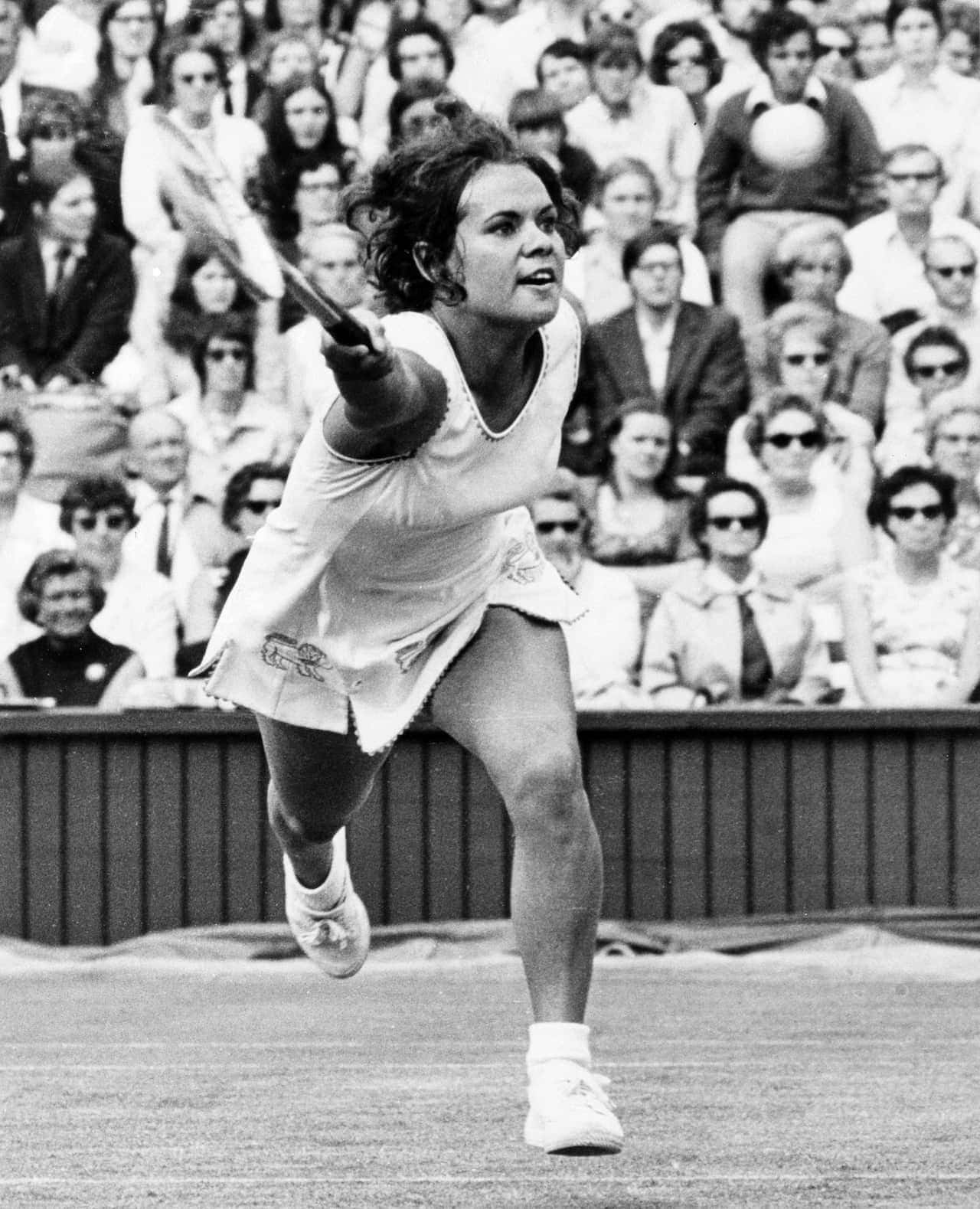 Evonne Goolagong Cawley, tennis player, grass court, HD Phone Wallpaper
