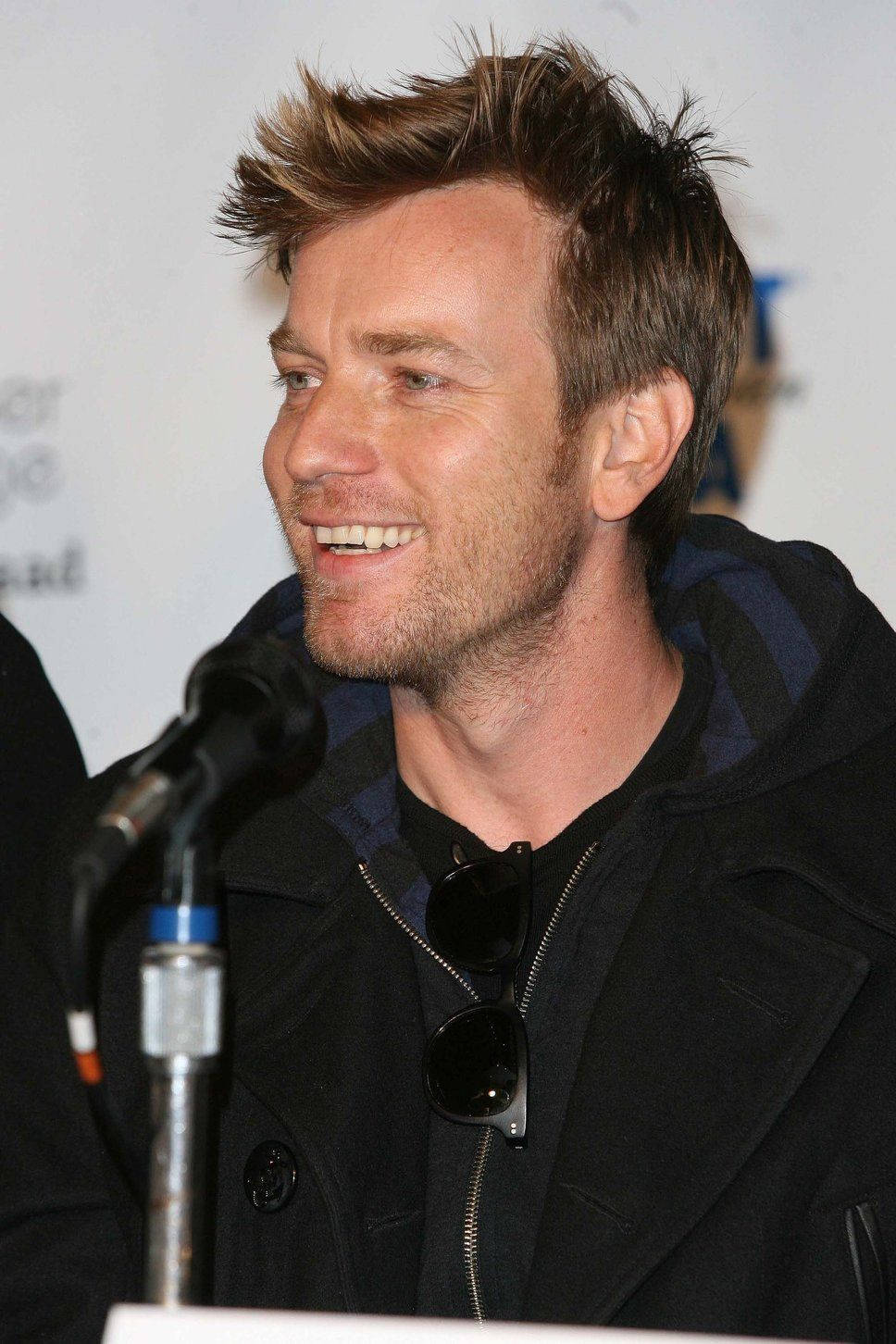 Ewan McGregor, black jacket, sunglasses, HD Phone Wallpaper