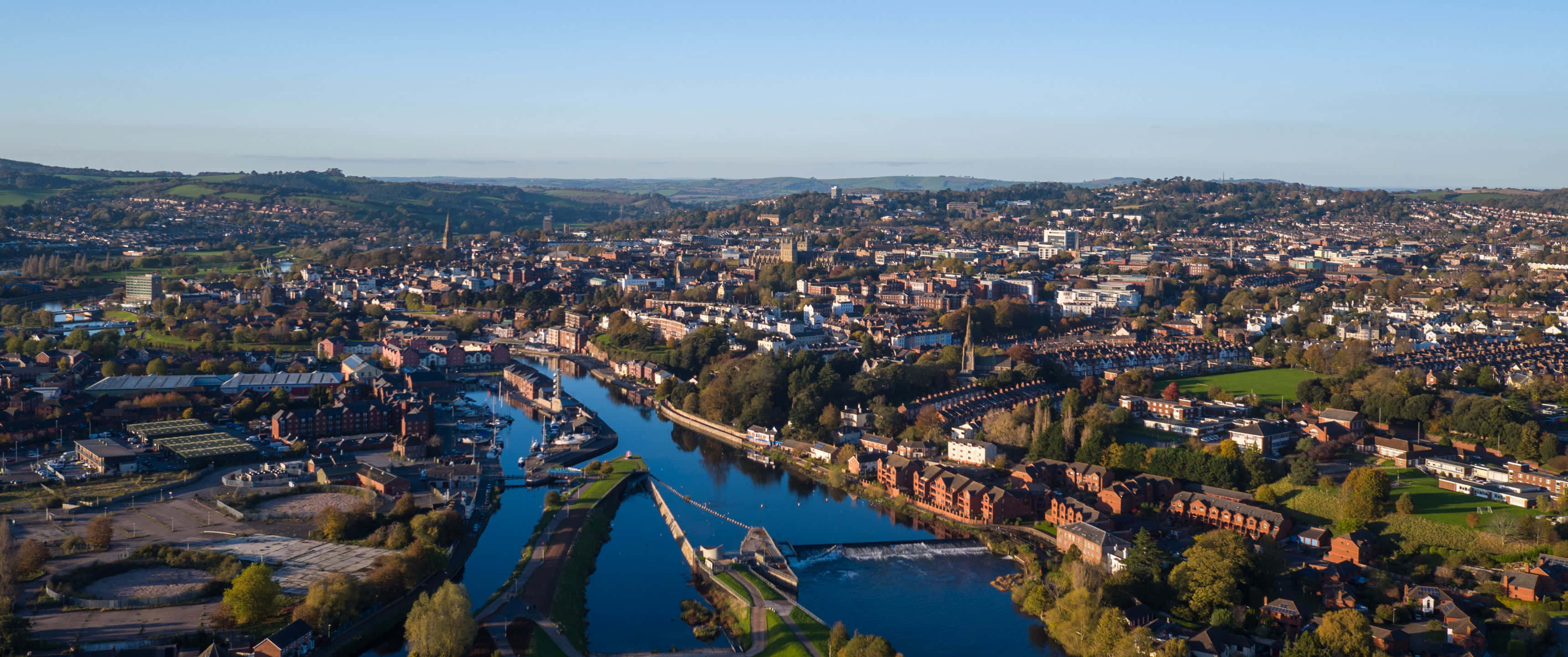 Exeter, river, red brick buildings, 2K Desktop Wallpaper