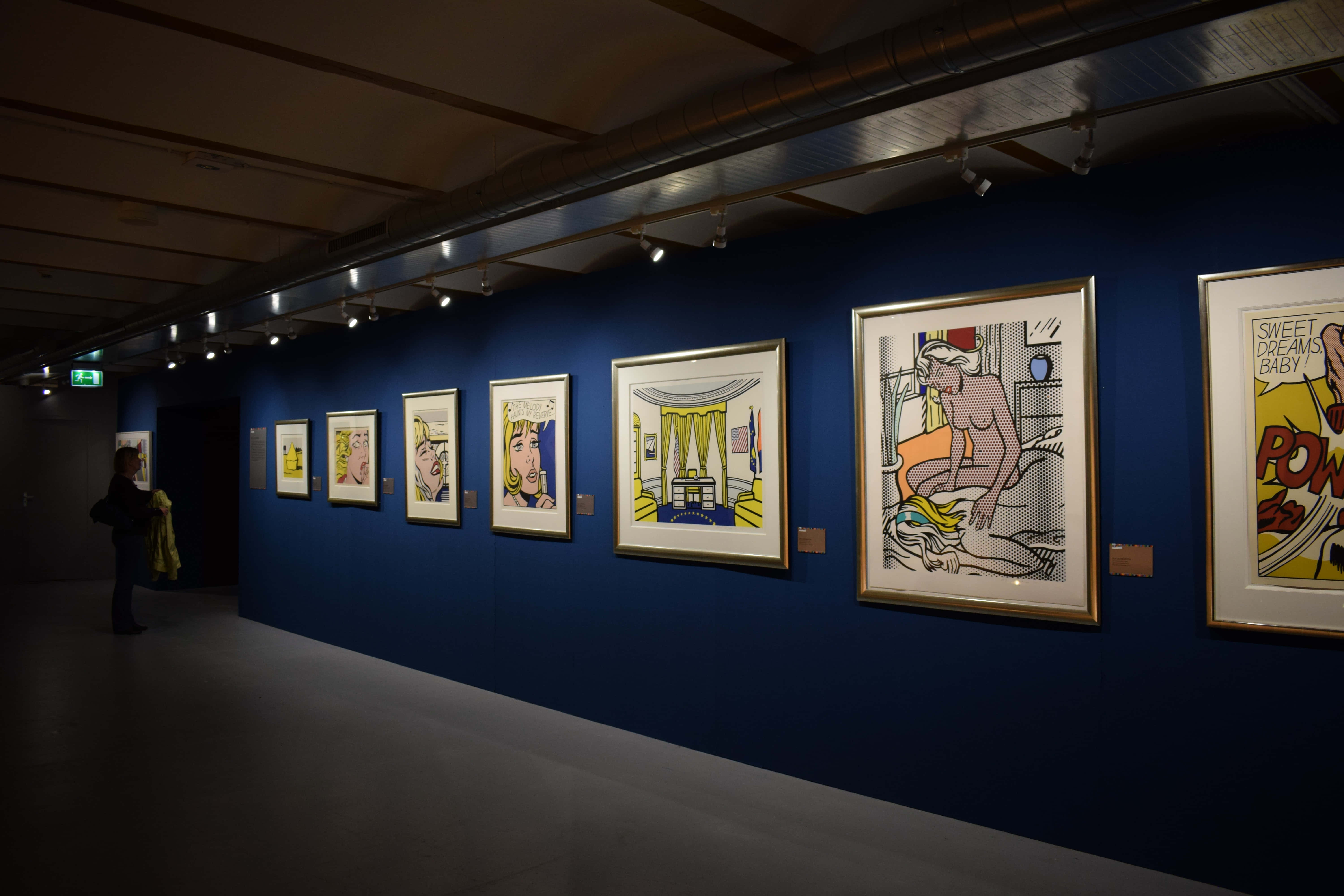 Exhibition 6000 x 4000 wallpaper, art gallery, deep blue walls, 5K Desktop Wallpaper
