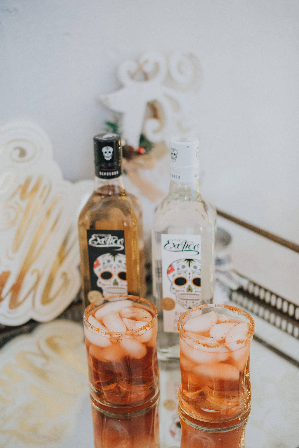 Exotico, skull-themed liquor bottles, amber cocktail, HD Phone Wallpaper