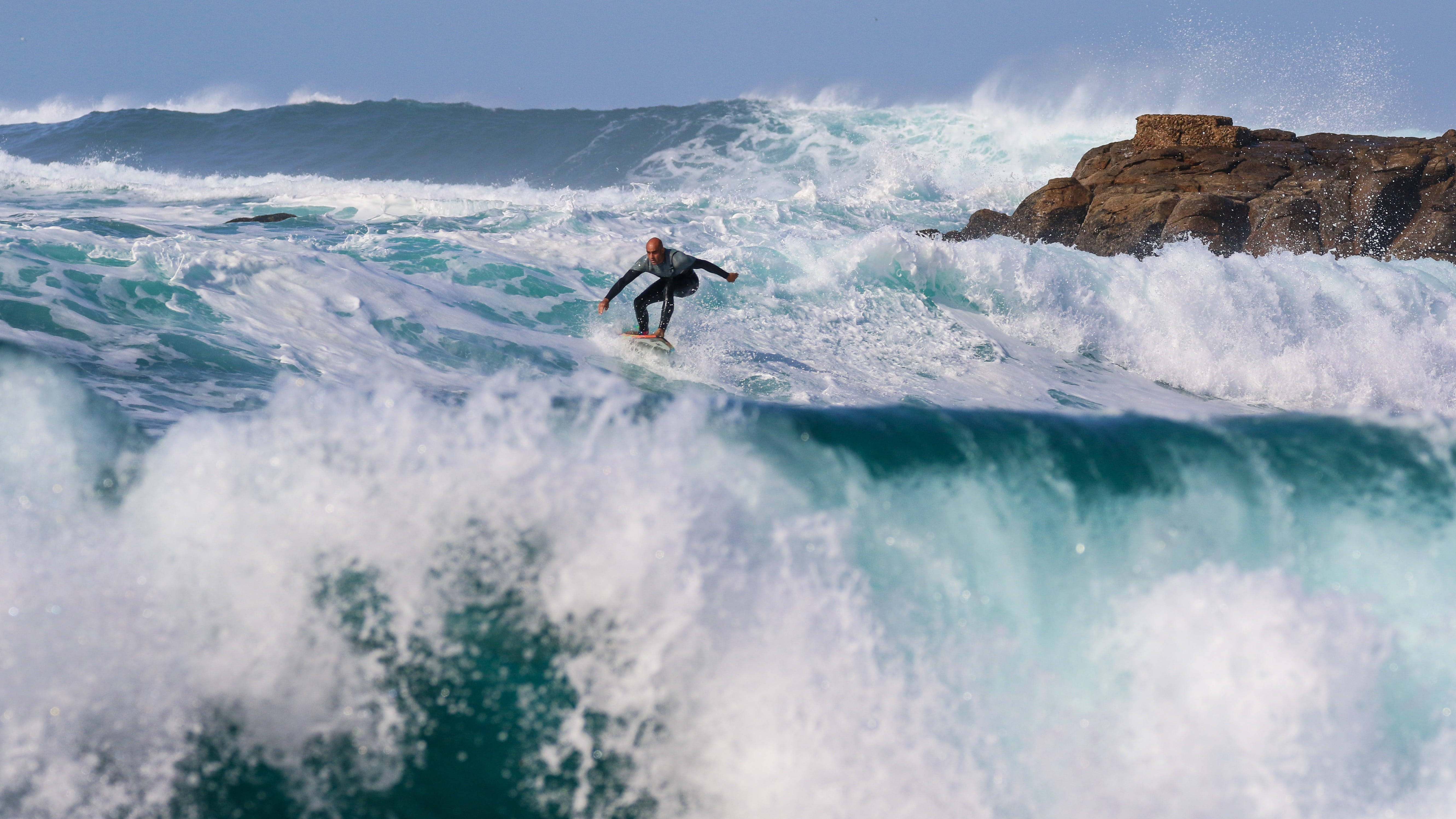 turquoise wave, white foam, rocky cliffs, 5K Desktop Wallpaper