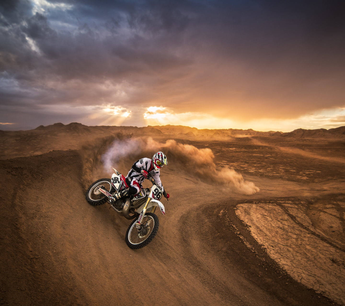 motocross rider, desert track, golden sun rays, HD Desktop Wallpaper