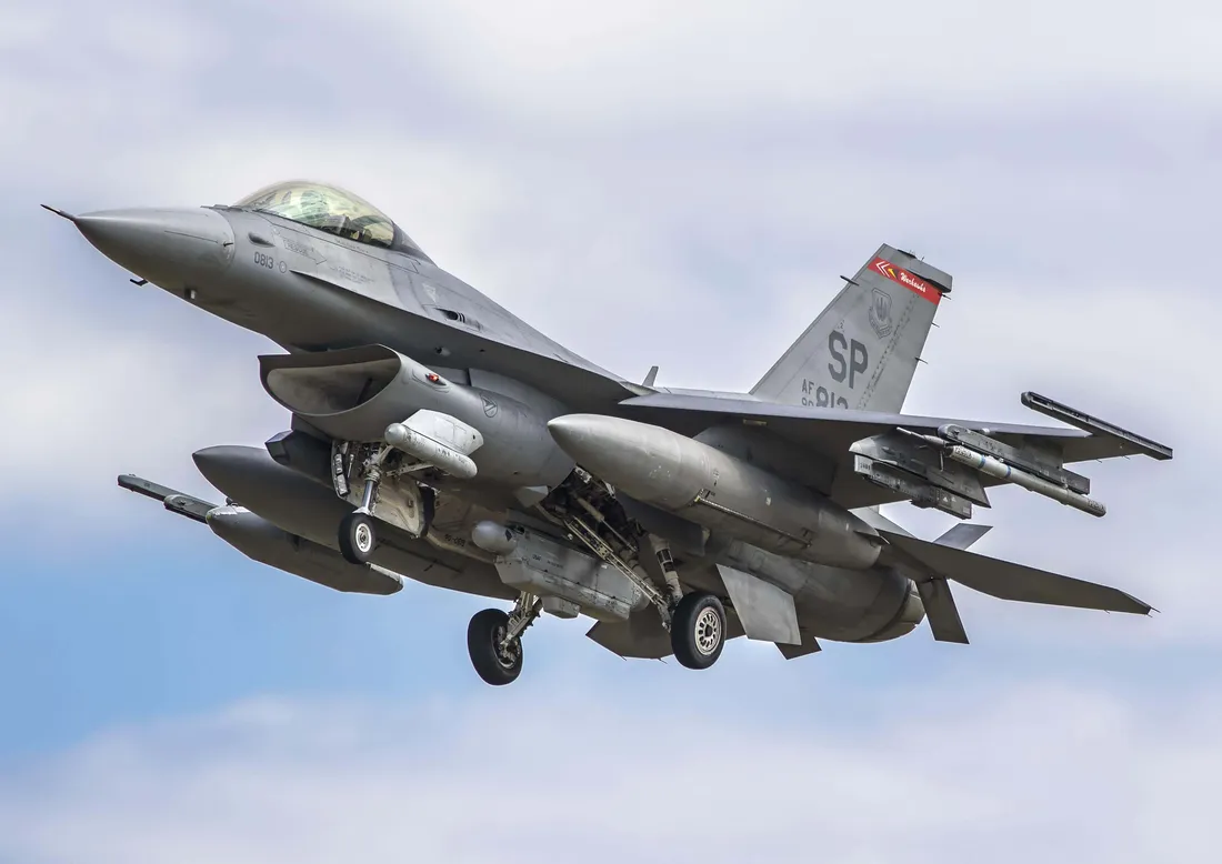 F-16 Wallpapers