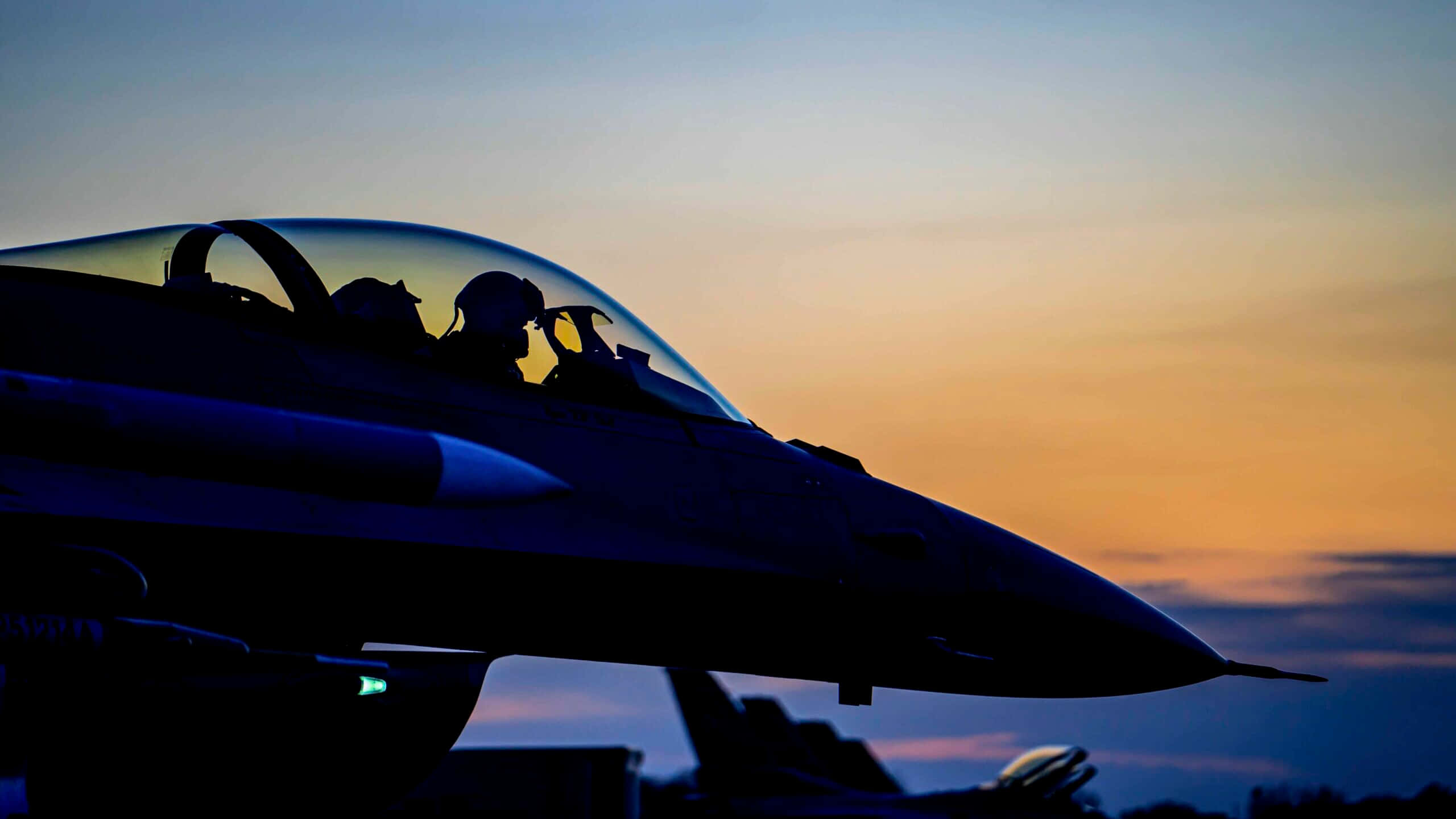 F-16, silhouette, dusk, 2K Desktop Wallpaper