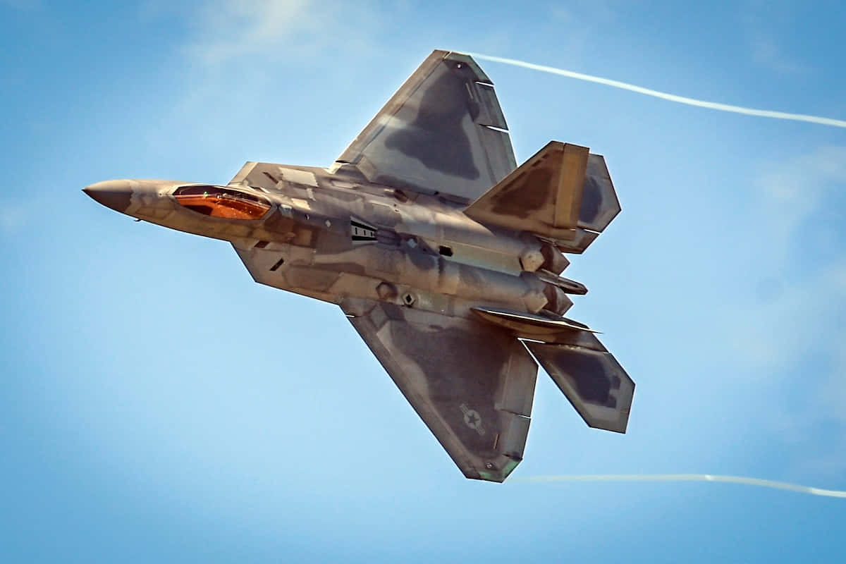 F-22 Raptor, clear blue sky, white contrails, SD Desktop Wallpaper