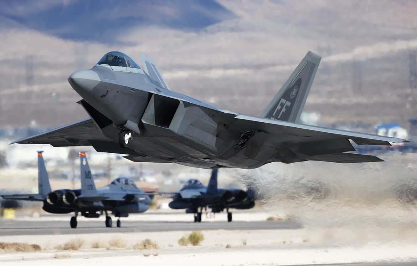 F-22 Raptor, desert runway, gray, HD Desktop Wallpaper