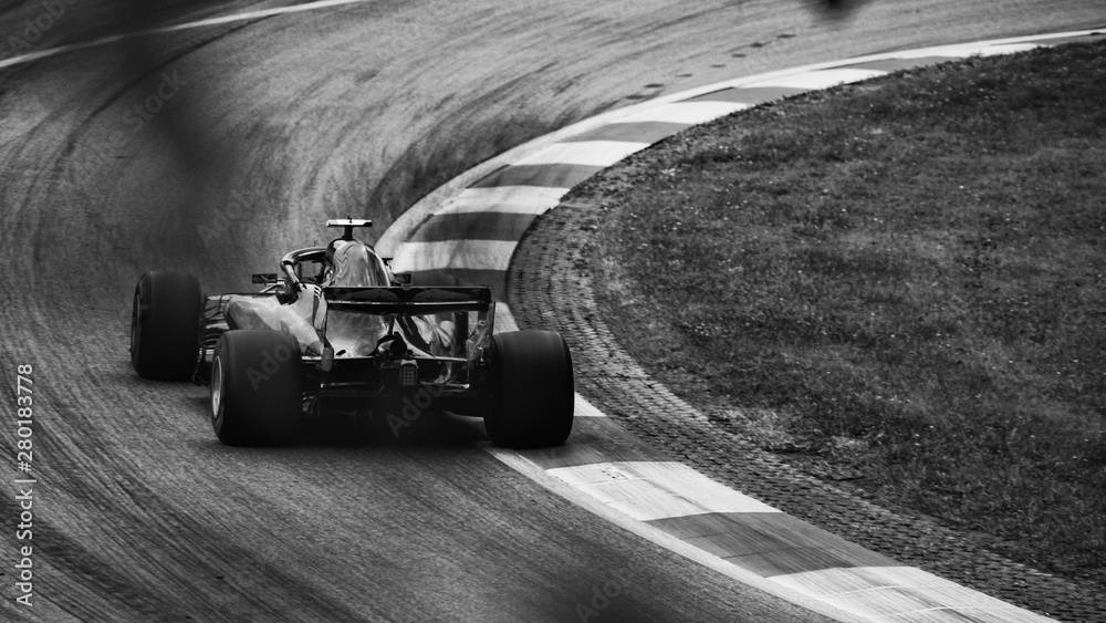 F1 4K, racing car, sharp turn, SD Desktop Wallpaper