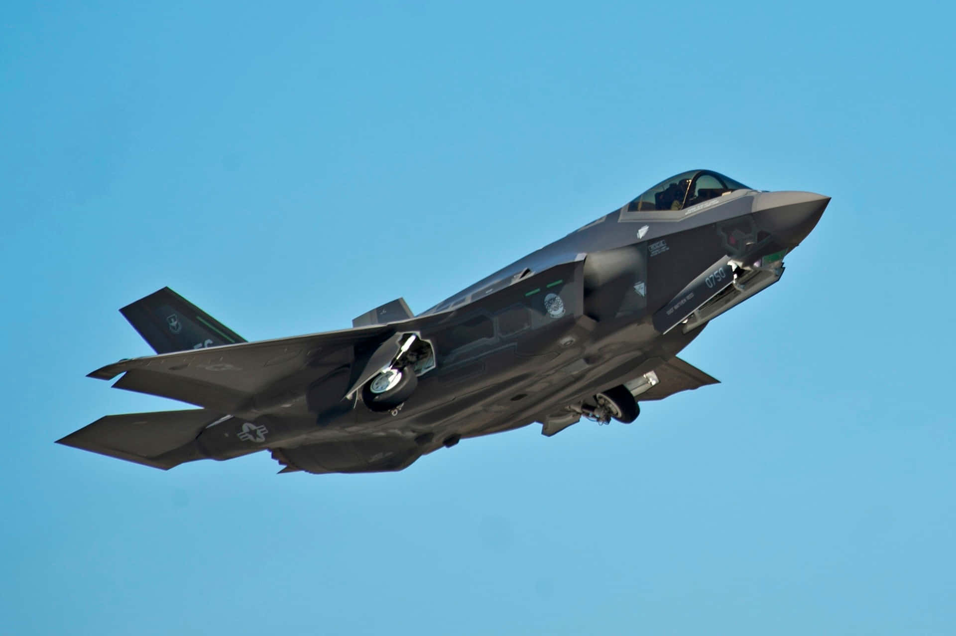 F-35, sleek gray, fighter jet, Full HD Desktop Wallpaper