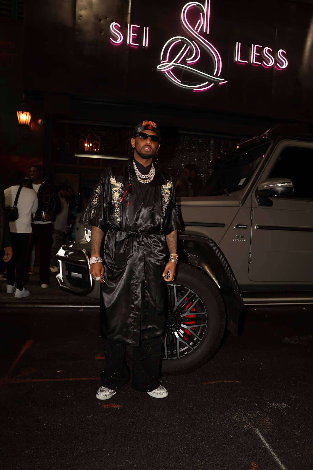 Fabolous, black satin robe, cap, HD Phone Wallpaper