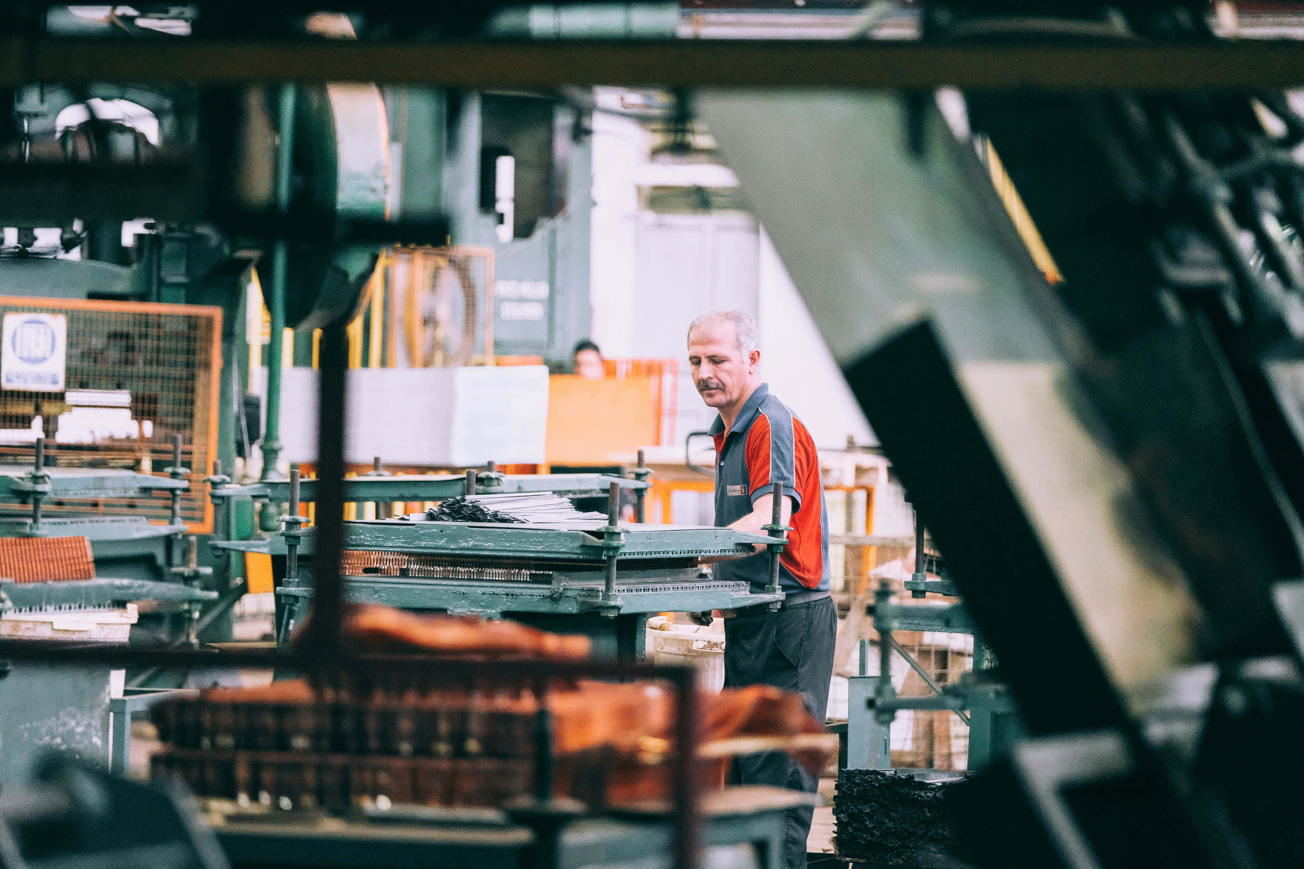 factory, red vest, machinery, 4K Desktop Wallpaper