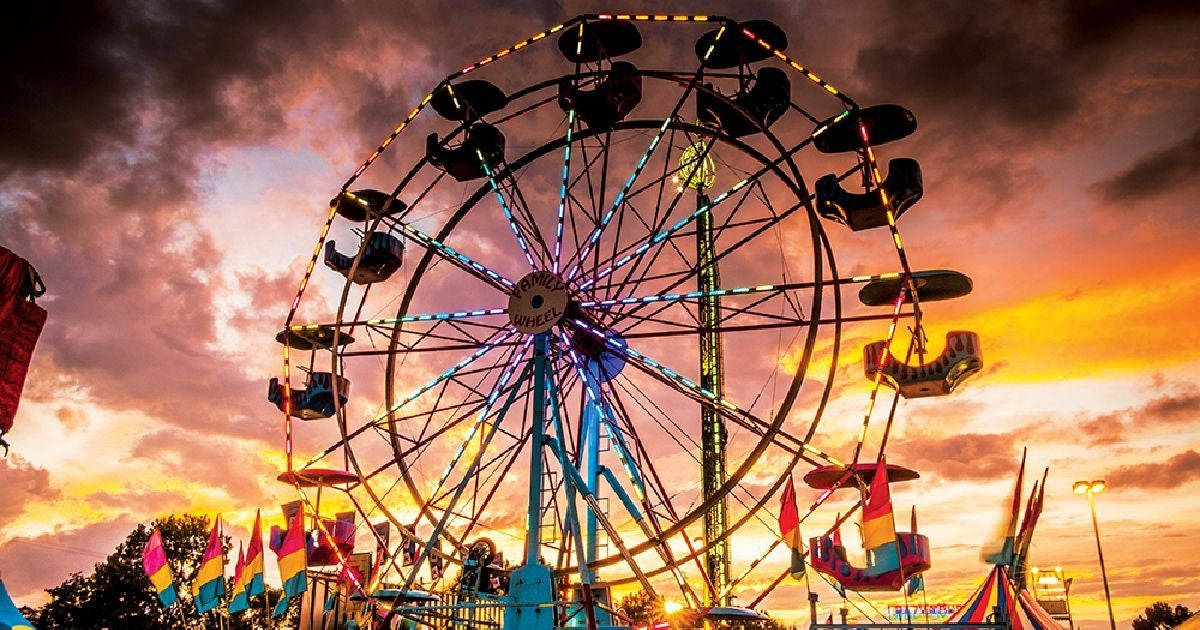 Ferris wheel, glowing lights, dramatic sunset sky, SD Desktop Wallpaper